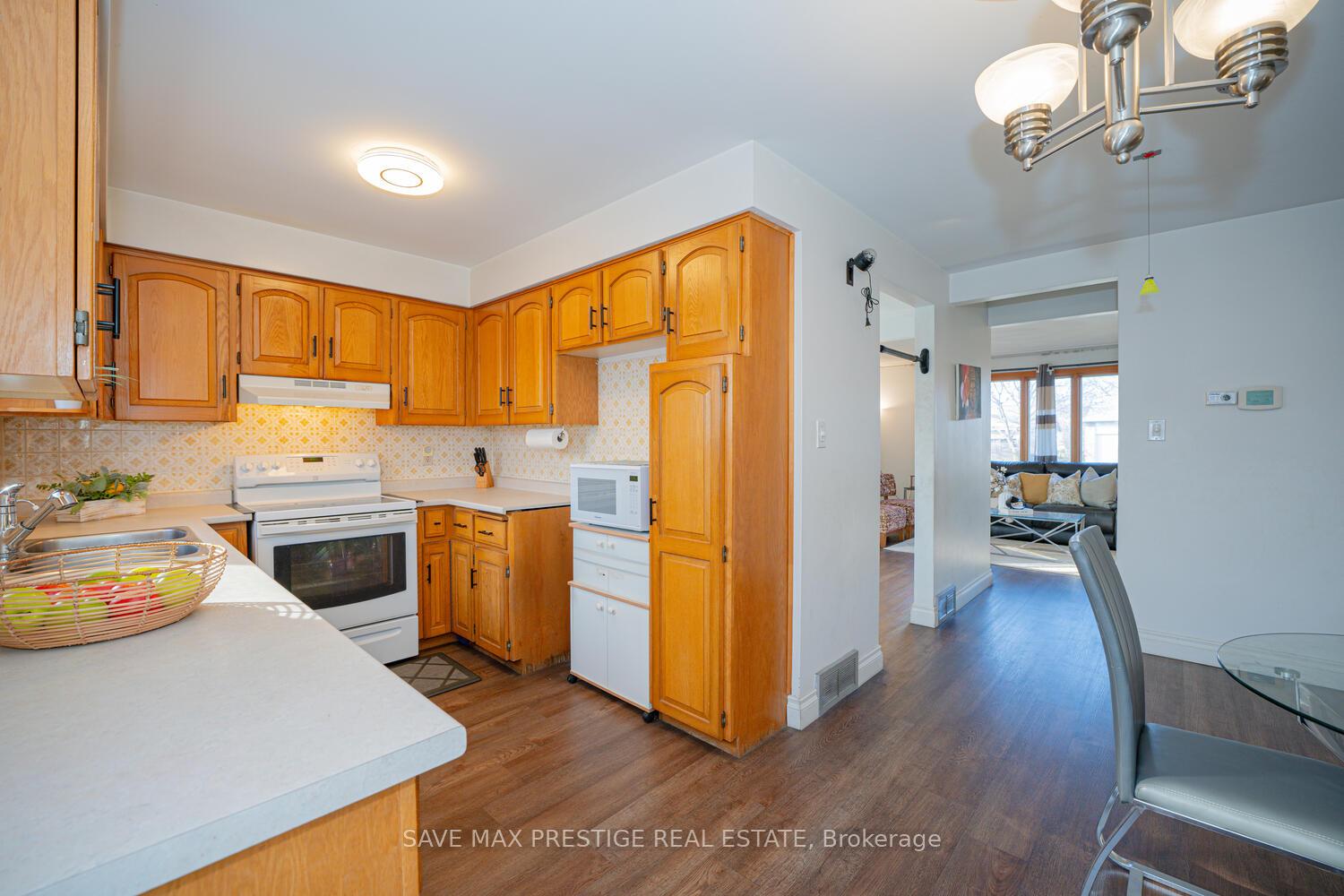 Photo 14 of 84 Wimbleton Crescent, Kitchener — HOMEH