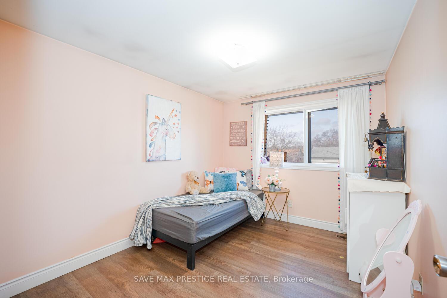 Photo 23 of 84 Wimbleton Crescent, Kitchener — HOMEH