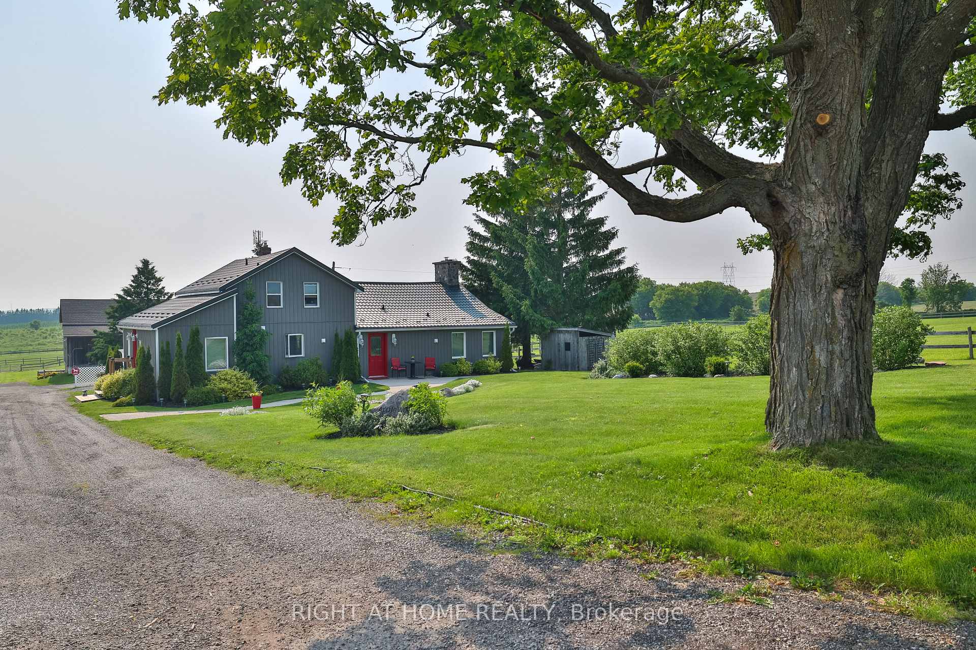 Photo 2 of 6406 Clemens Road, Clarington, Bowmanville — HOMEH