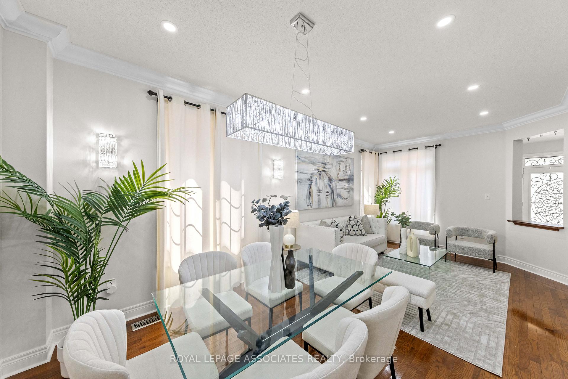 Photo 10 of 13 Laurentide Crescent, Brampton, Vales of Castlemore North — HOMEH
