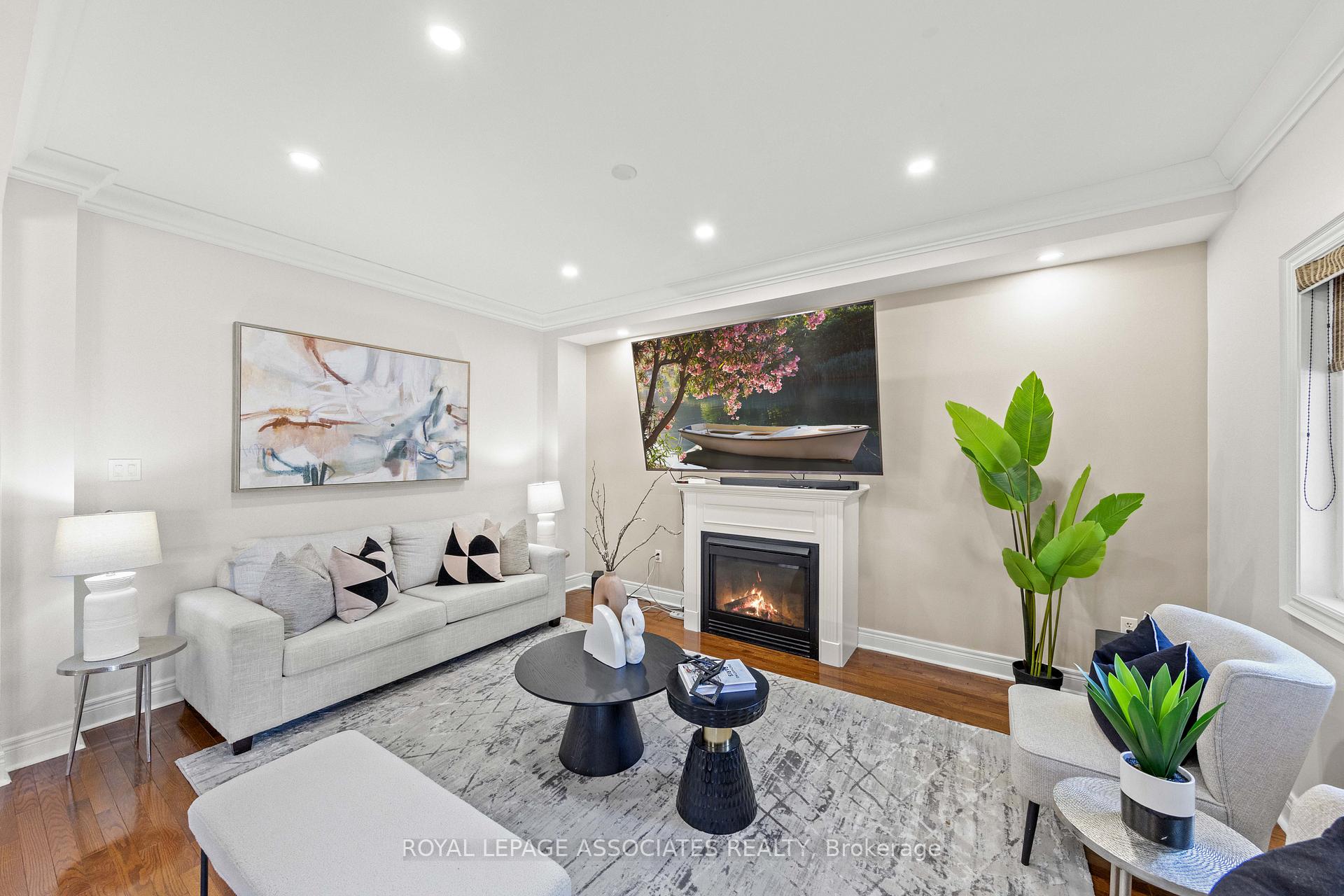 Photo 11 of 13 Laurentide Crescent, Brampton, Vales of Castlemore North — HOMEH