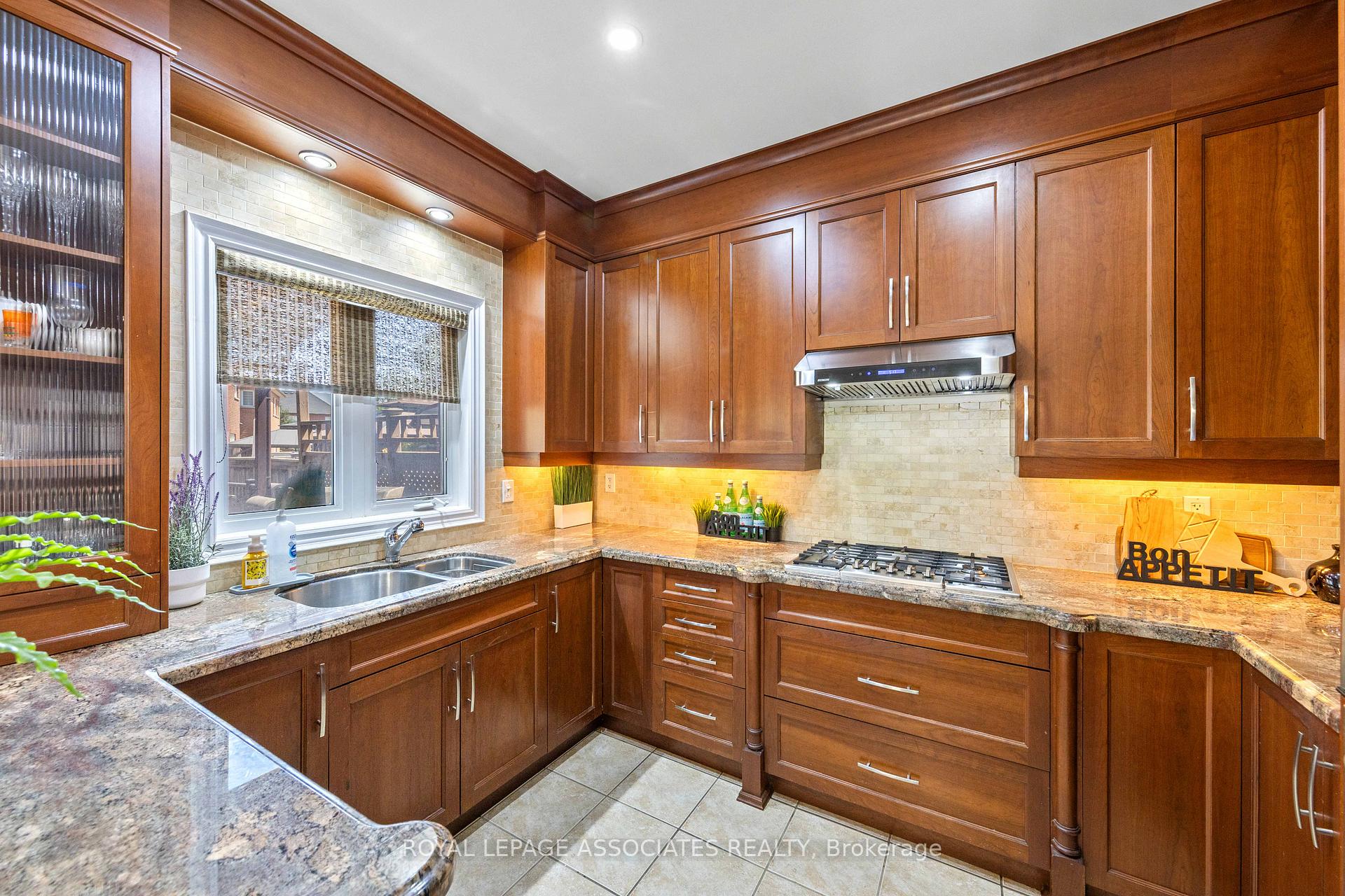 Photo 23 of 13 Laurentide Crescent, Brampton, Vales of Castlemore North — HOMEH