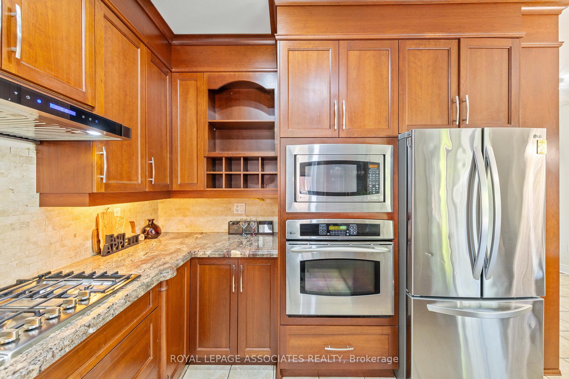 Photo 19 of 13 Laurentide Crescent, Brampton, Vales of Castlemore North — HOMEH