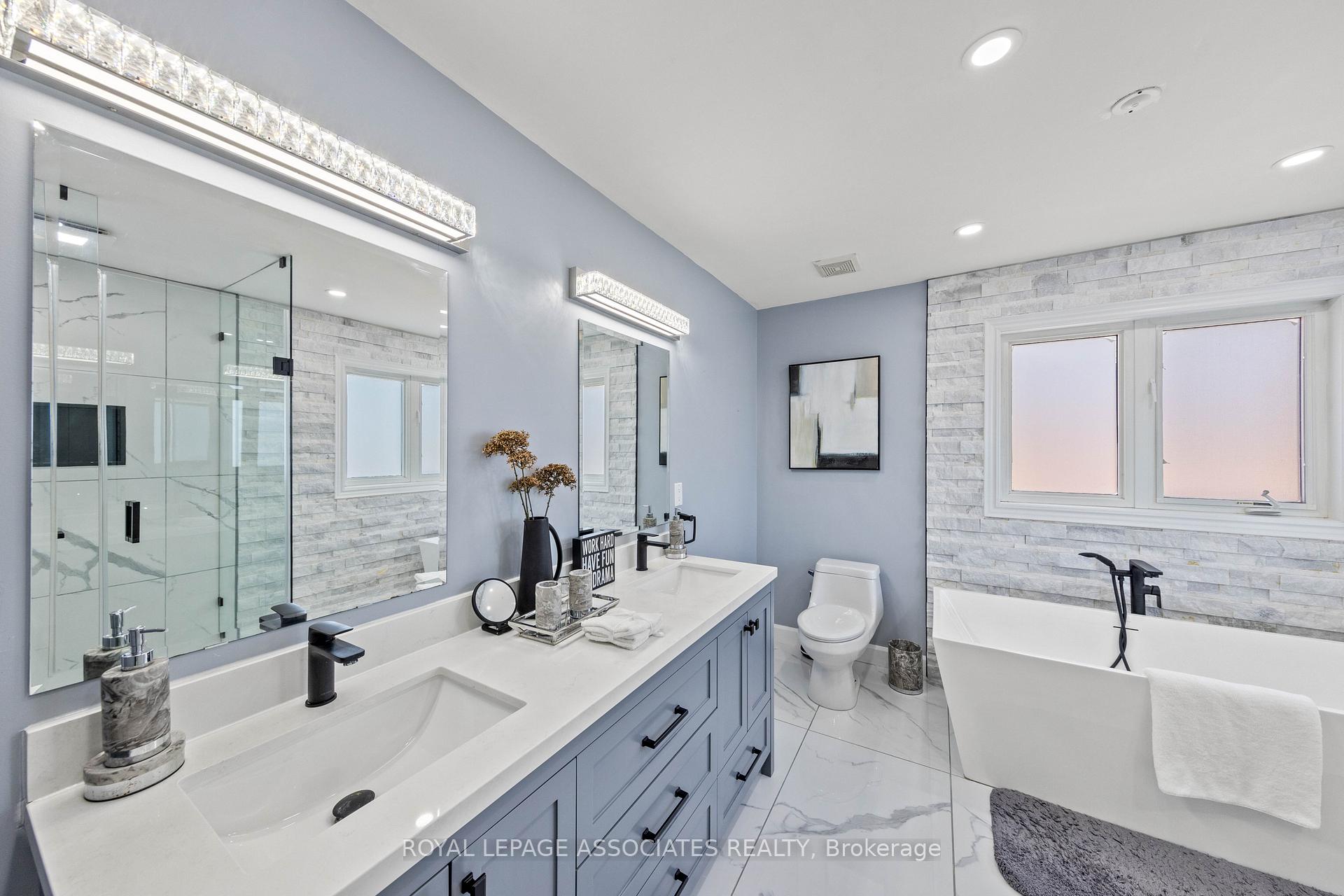 Photo 28 of 13 Laurentide Crescent, Brampton, Vales of Castlemore North — HOMEH