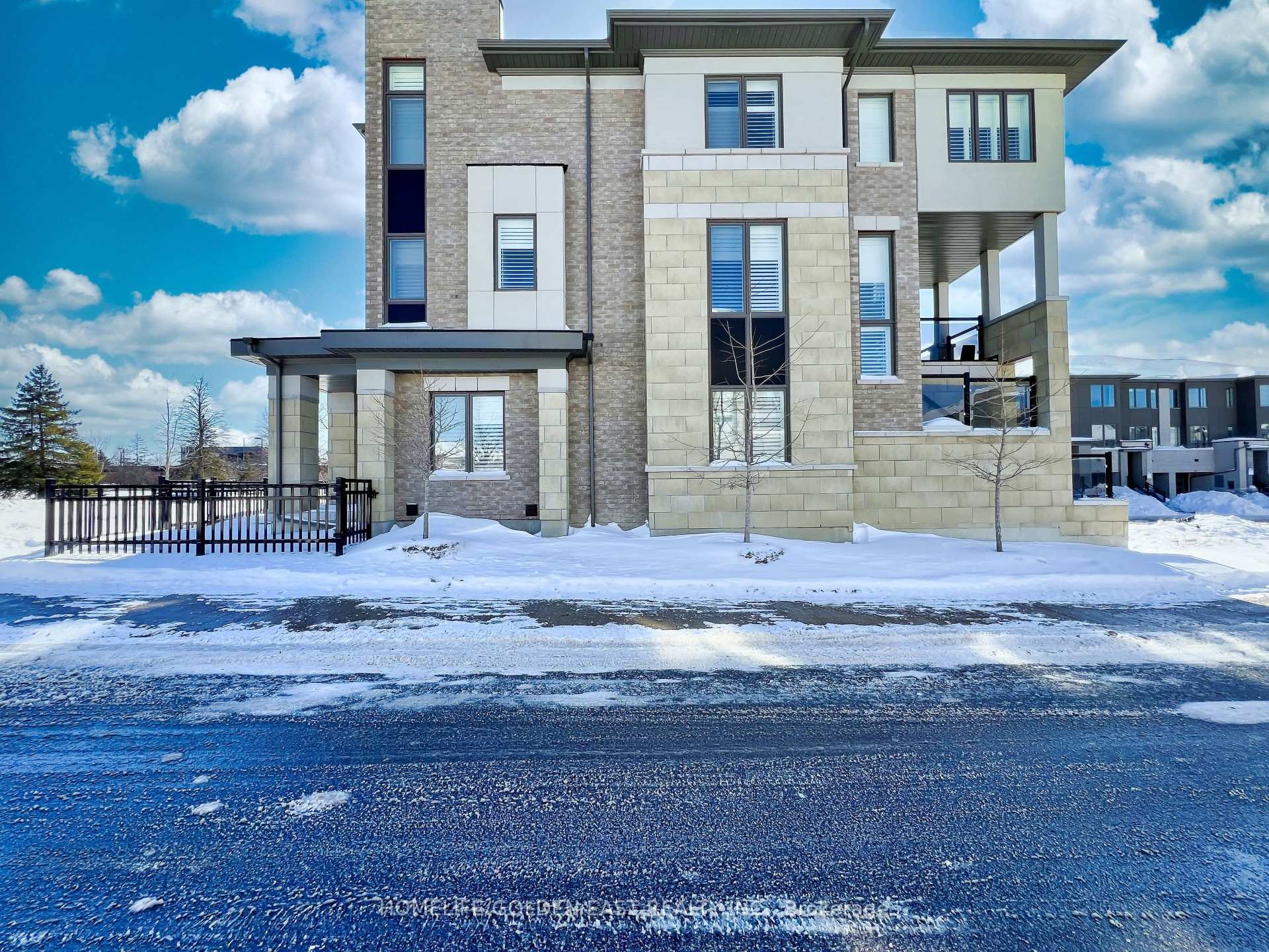 Photo 37 of 1 Shawfield Way, Whitby, Pringle Creek — HOMEH