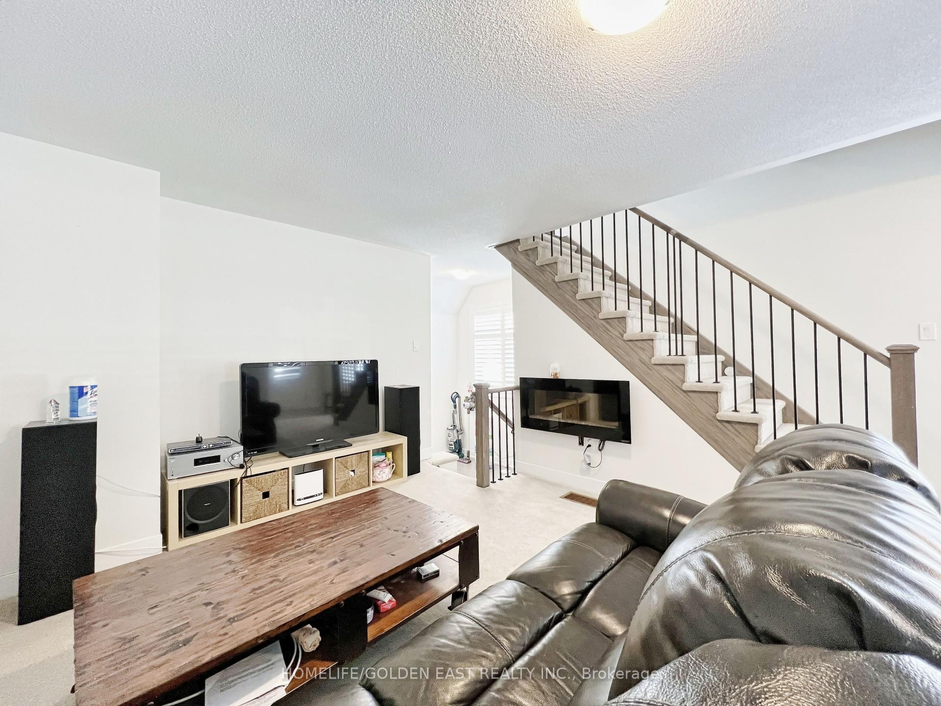 Photo 15 of 1 Shawfield Way, Whitby, Pringle Creek — HOMEH
