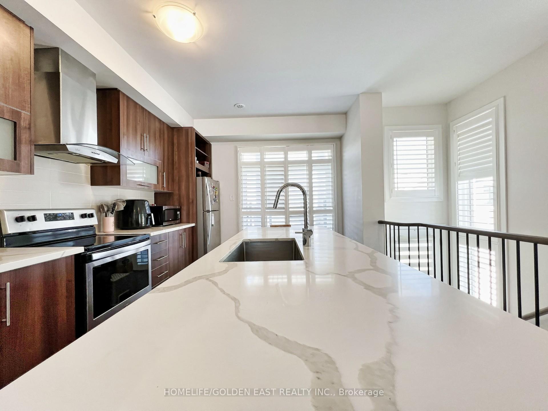 Photo 24 of 1 Shawfield Way, Whitby, Pringle Creek — HOMEH