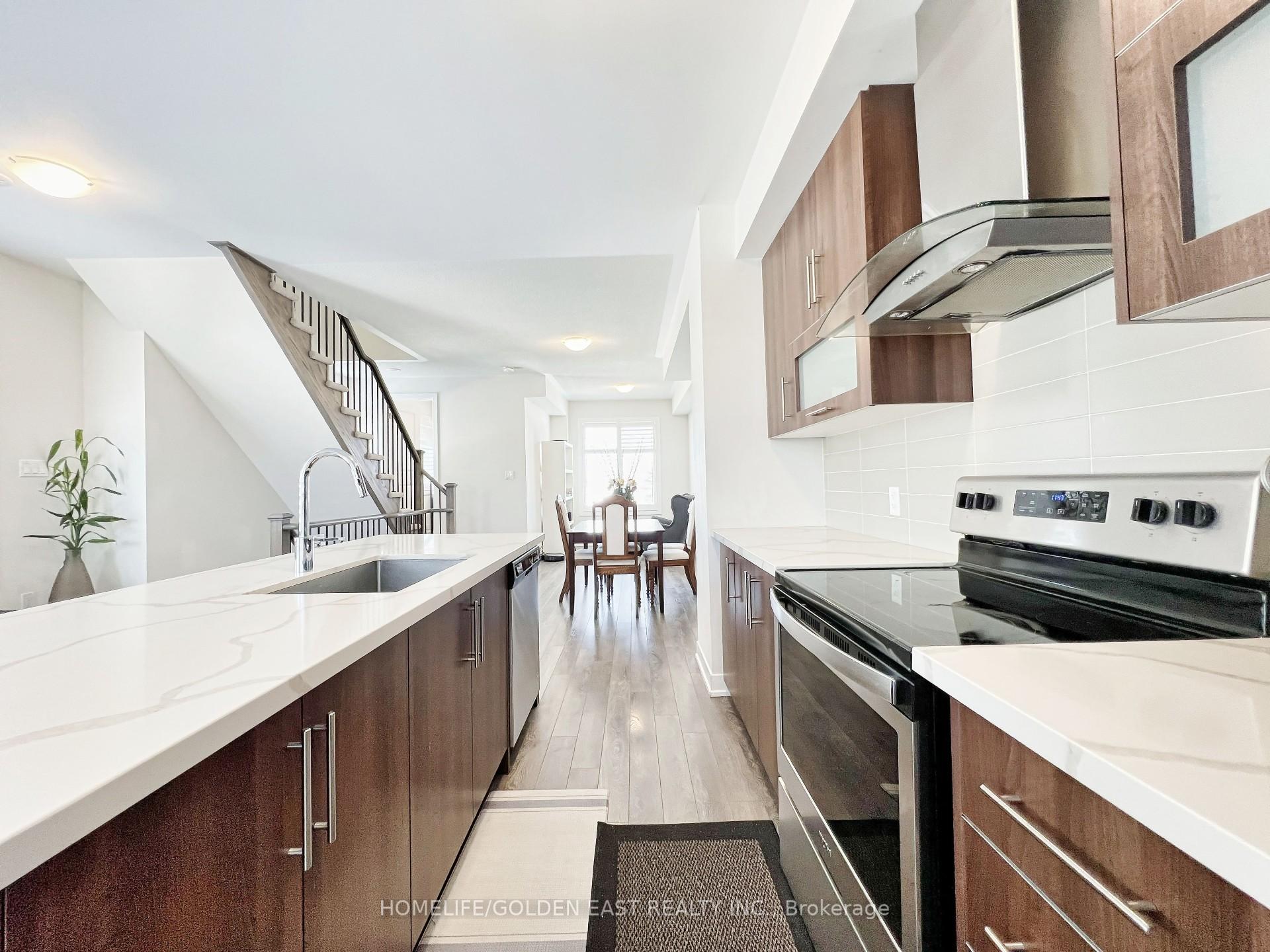 Photo 26 of 1 Shawfield Way, Whitby, Pringle Creek — HOMEH