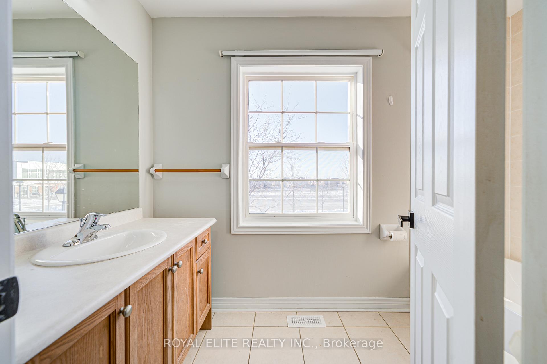 Photo 40 of 34 Murison Drive, Markham, Cathedraltown — HOMEH