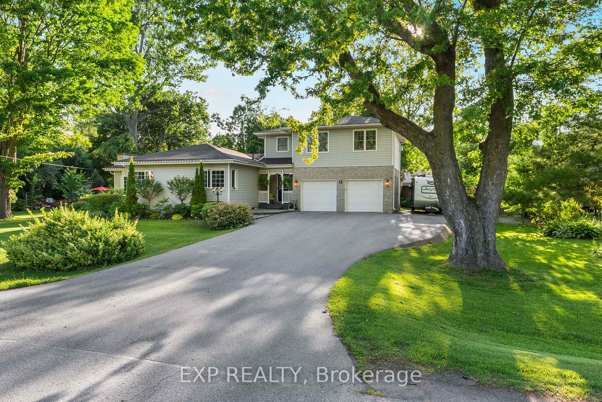 Photo 3 of 12 Golfview Crescent, Georgina, Sutton & Jackson's Point — HOMEH