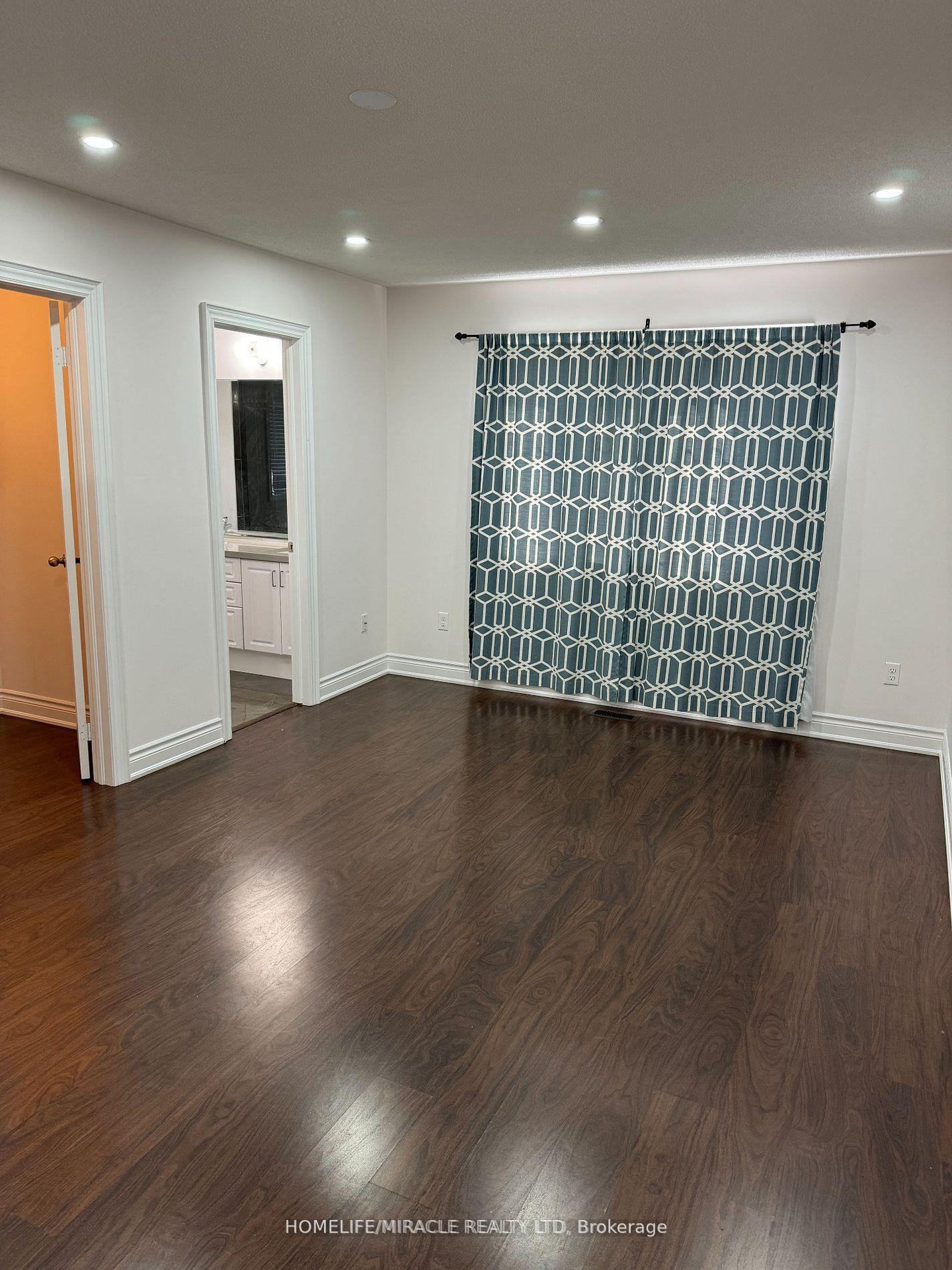 Photo 24 of 31 Saint Dennis Road, Brampton, Sandringham-Wellington North — HOMEH