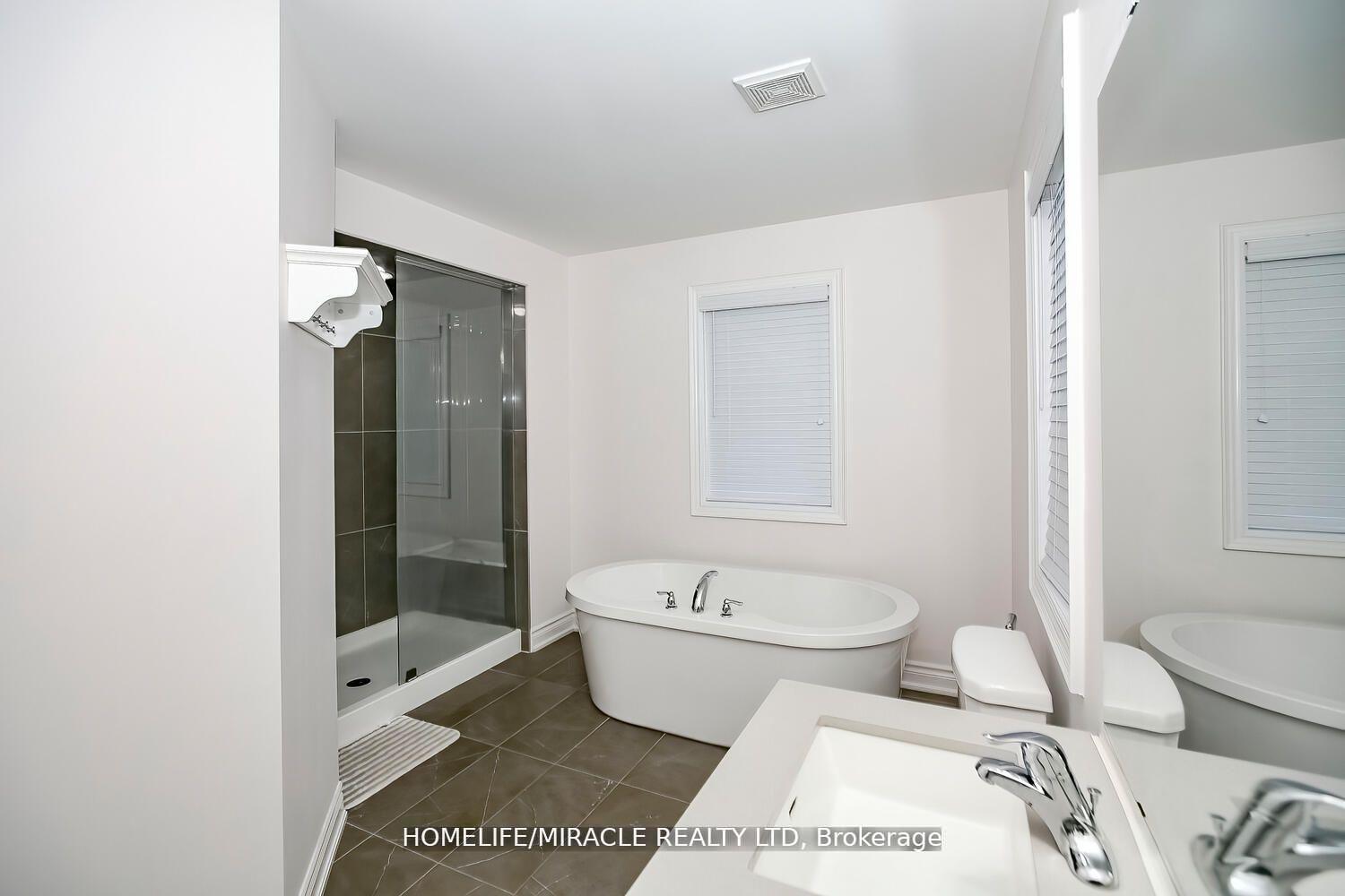 Photo 18 of 31 Saint Dennis Road, Brampton, Sandringham-Wellington North — HOMEH