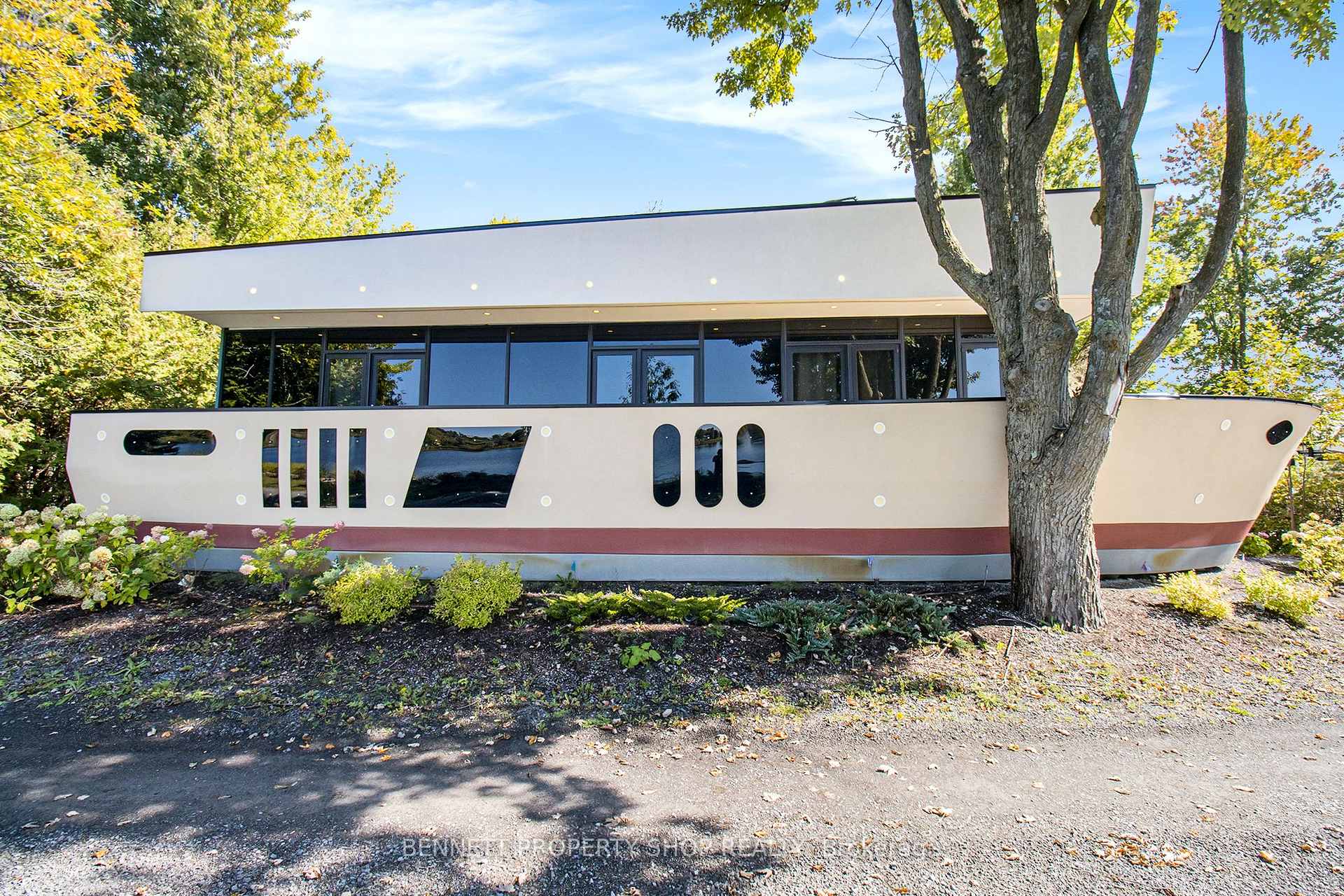 Front of 5066K Lorne Bridge Road