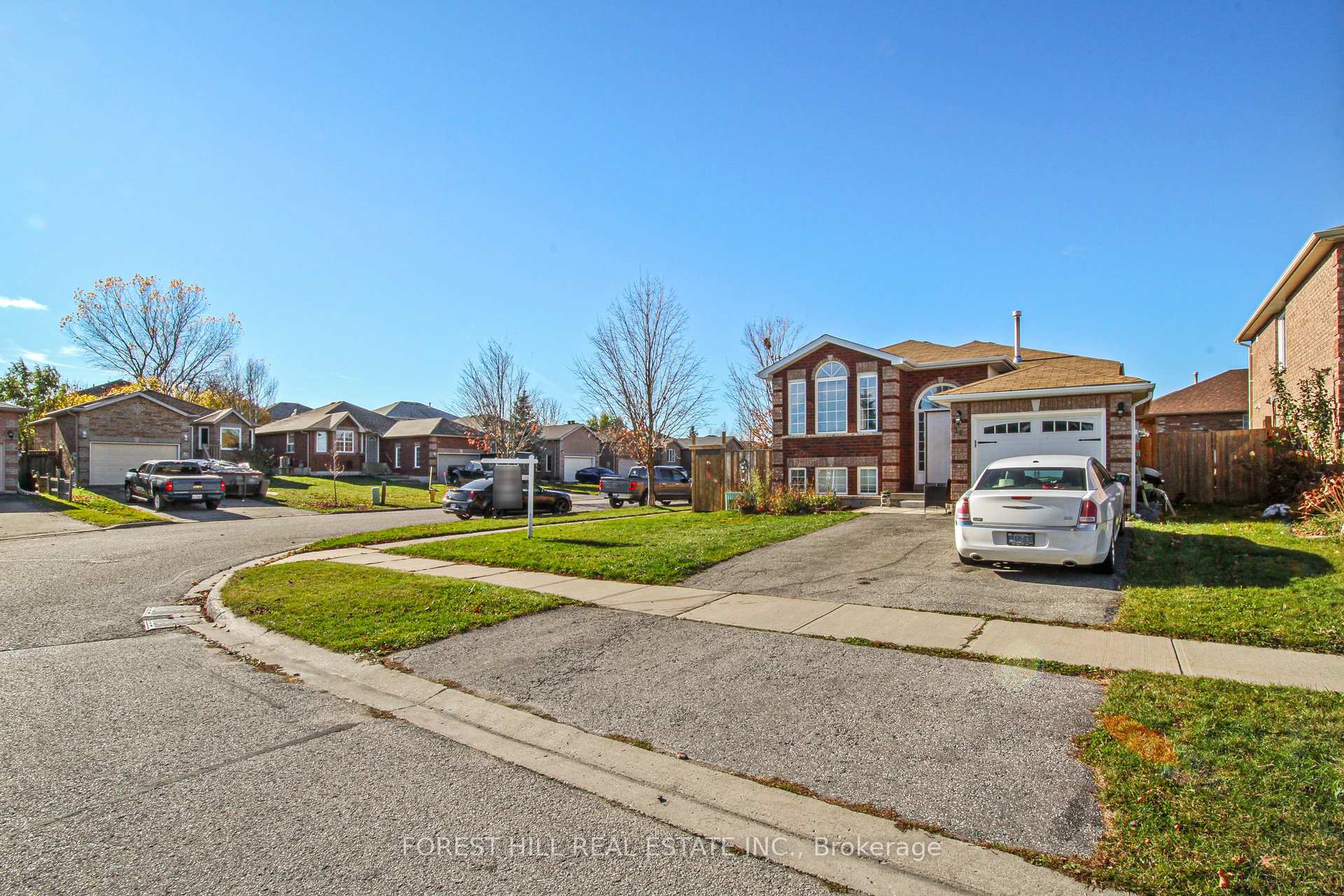 Photo 2 of 26 Quinlan Road, Barrie, Georgian Drive — HOMEH