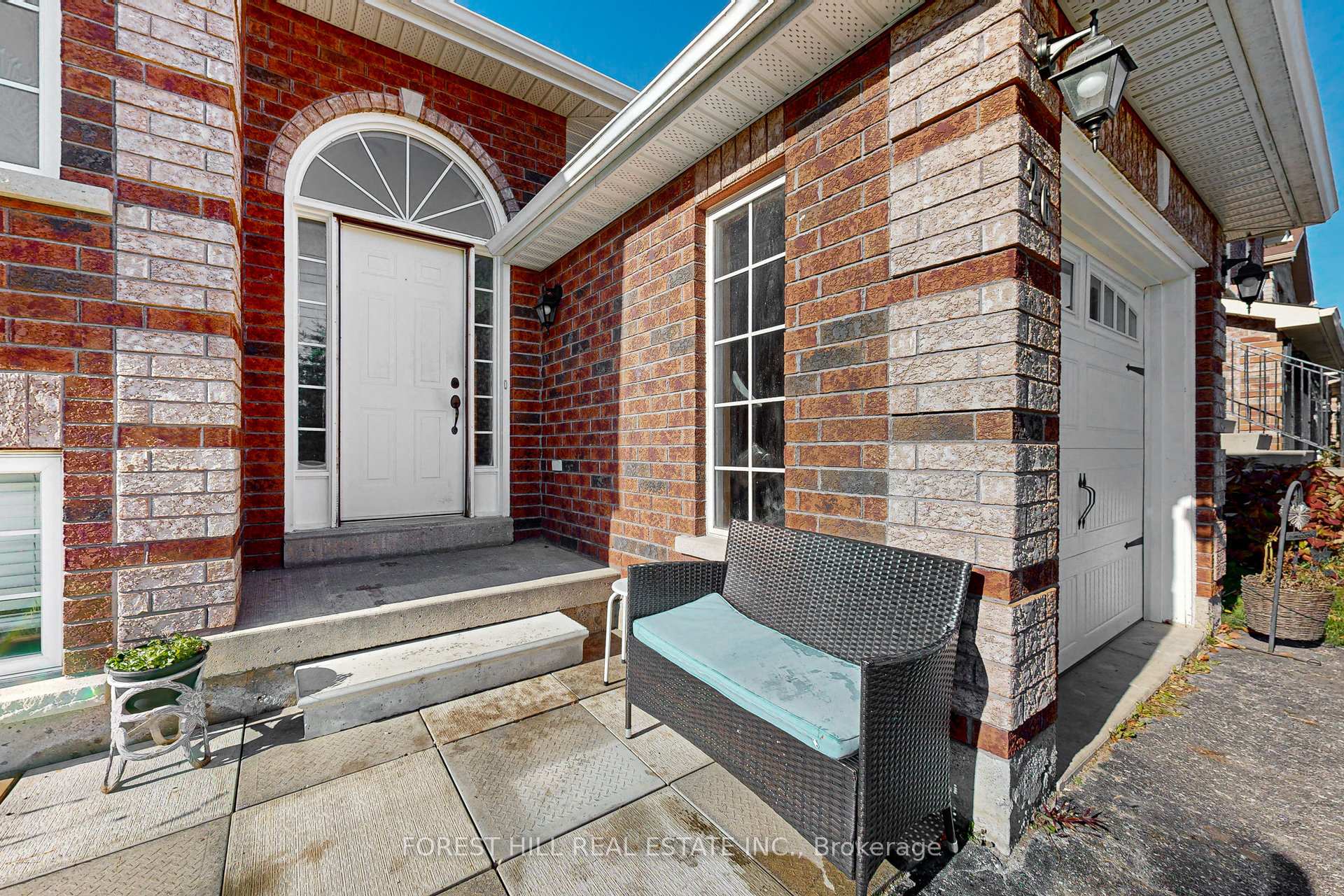 Photo 5 of 26 Quinlan Road, Barrie, Georgian Drive — HOMEH