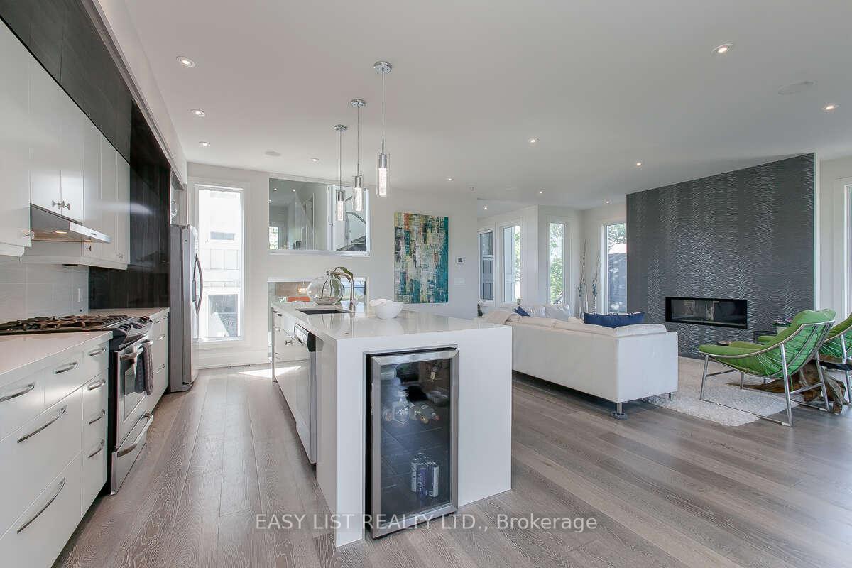 Photo 5 of 975 Beach Boulevard, Hamilton, Hamilton Beach — HOMEH