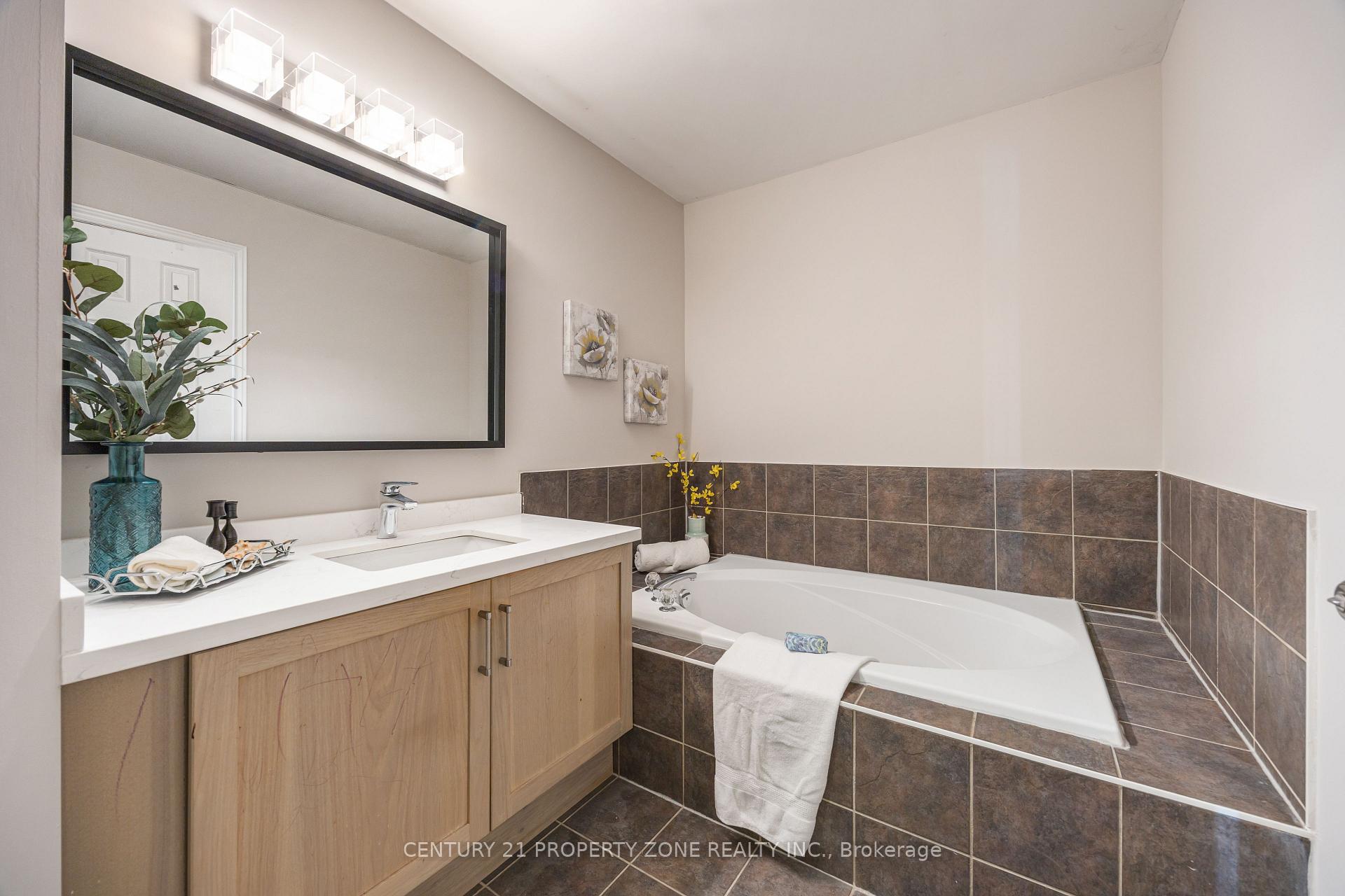 Photo 23 of 1 Traymore Street, Brampton, Fletcher's Meadow — HOMEH