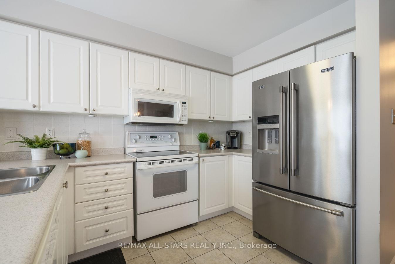 Photo 12 of 47 Louis Way, Scugog, Port Perry — HOMEH