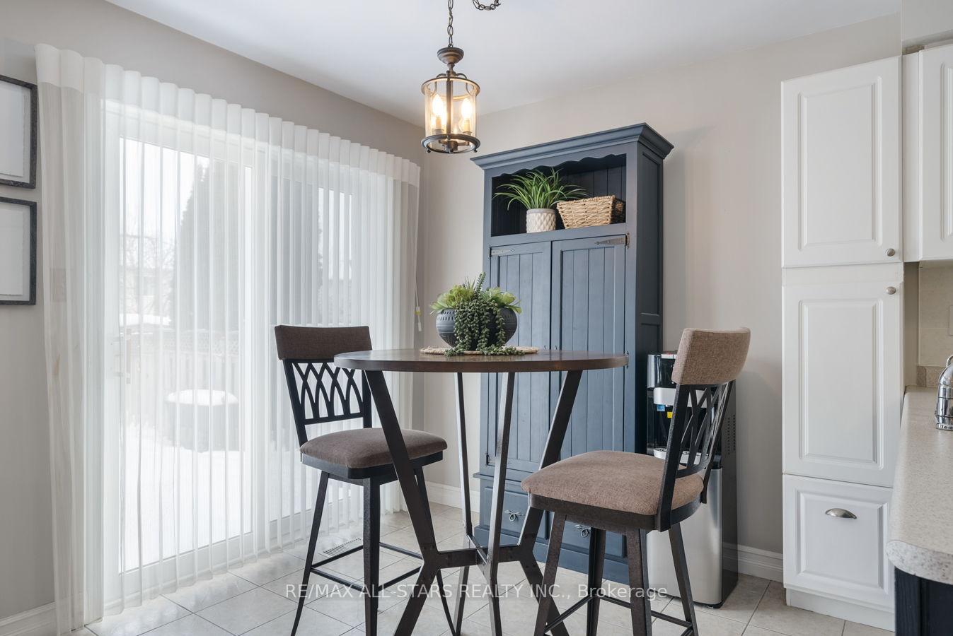 Photo 14 of 47 Louis Way, Scugog, Port Perry — HOMEH