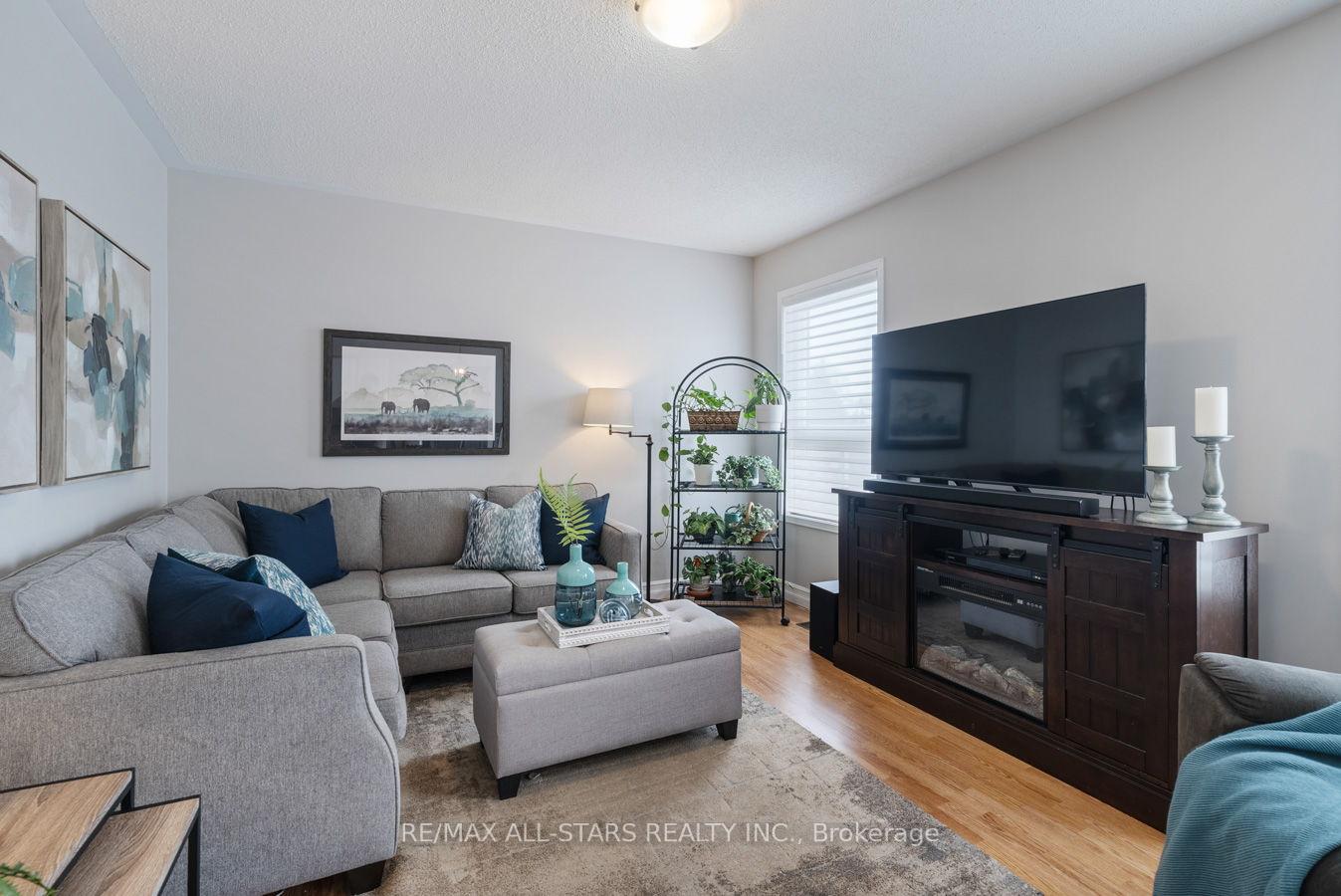 Photo 16 of 47 Louis Way, Scugog, Port Perry — HOMEH