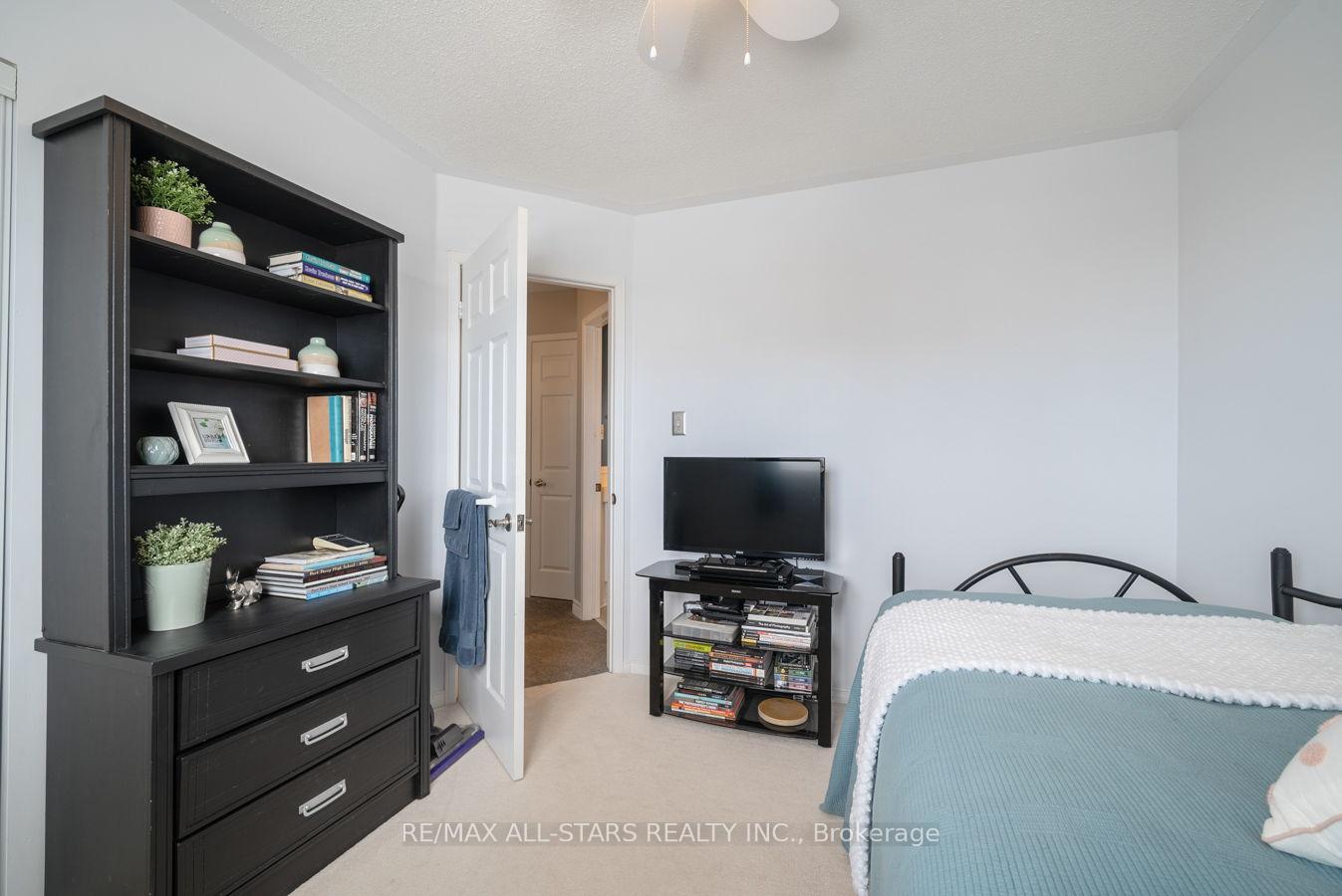 Photo 25 of 47 Louis Way, Scugog, Port Perry — HOMEH