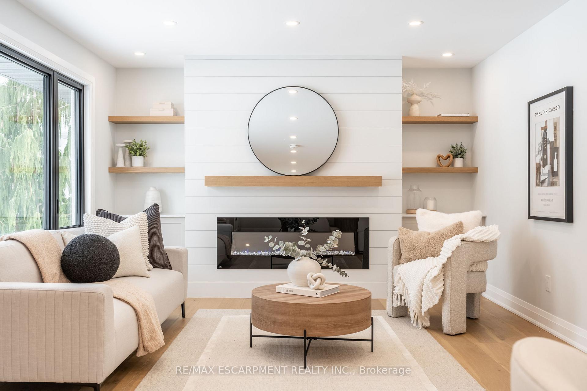 Photo 12 of 11 James Street, Hamilton, Waterdown — HOMEH