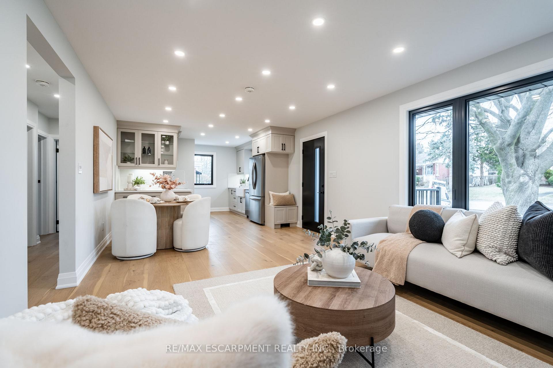 Photo 14 of 11 James Street, Hamilton, Waterdown — HOMEH