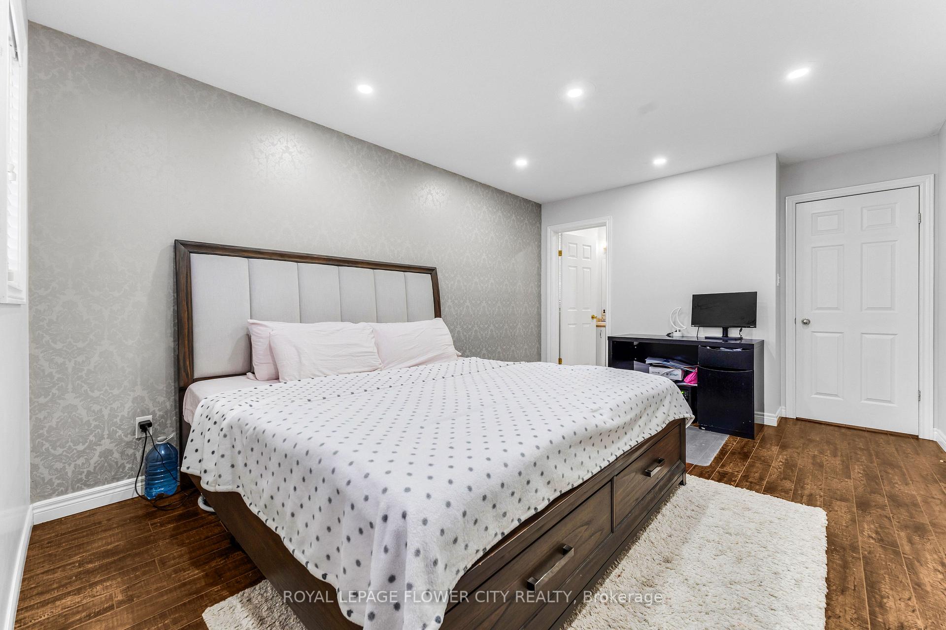 Photo 21 of 369 Thomas Slee Drive, Kitchener — HOMEH