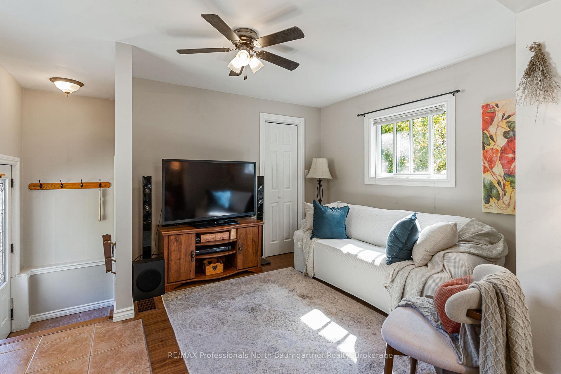 Photo 2 of 1834 Scotch Line Road W, Minden Hills, Minden — HOMEH