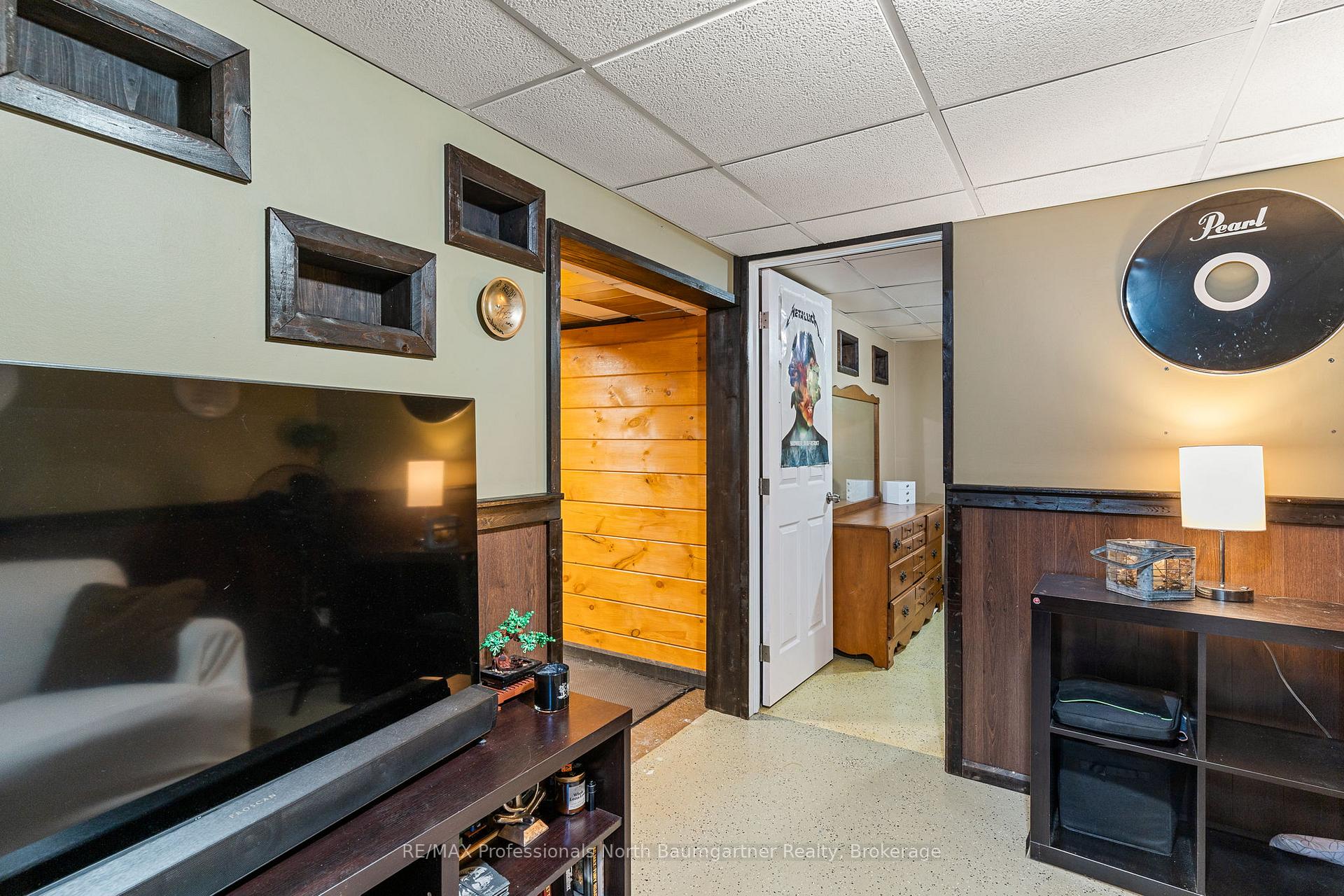 Photo 16 of 1834 Scotch Line Road W, Minden Hills, Minden — HOMEH