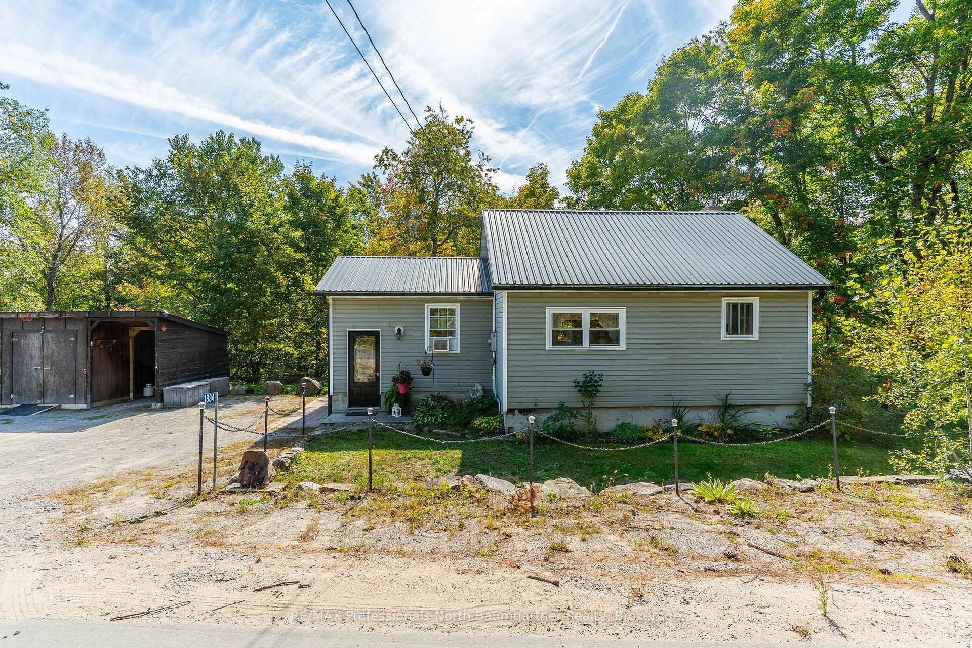 Photo 34 of 1834 Scotch Line Road W, Minden Hills, Minden — HOMEH