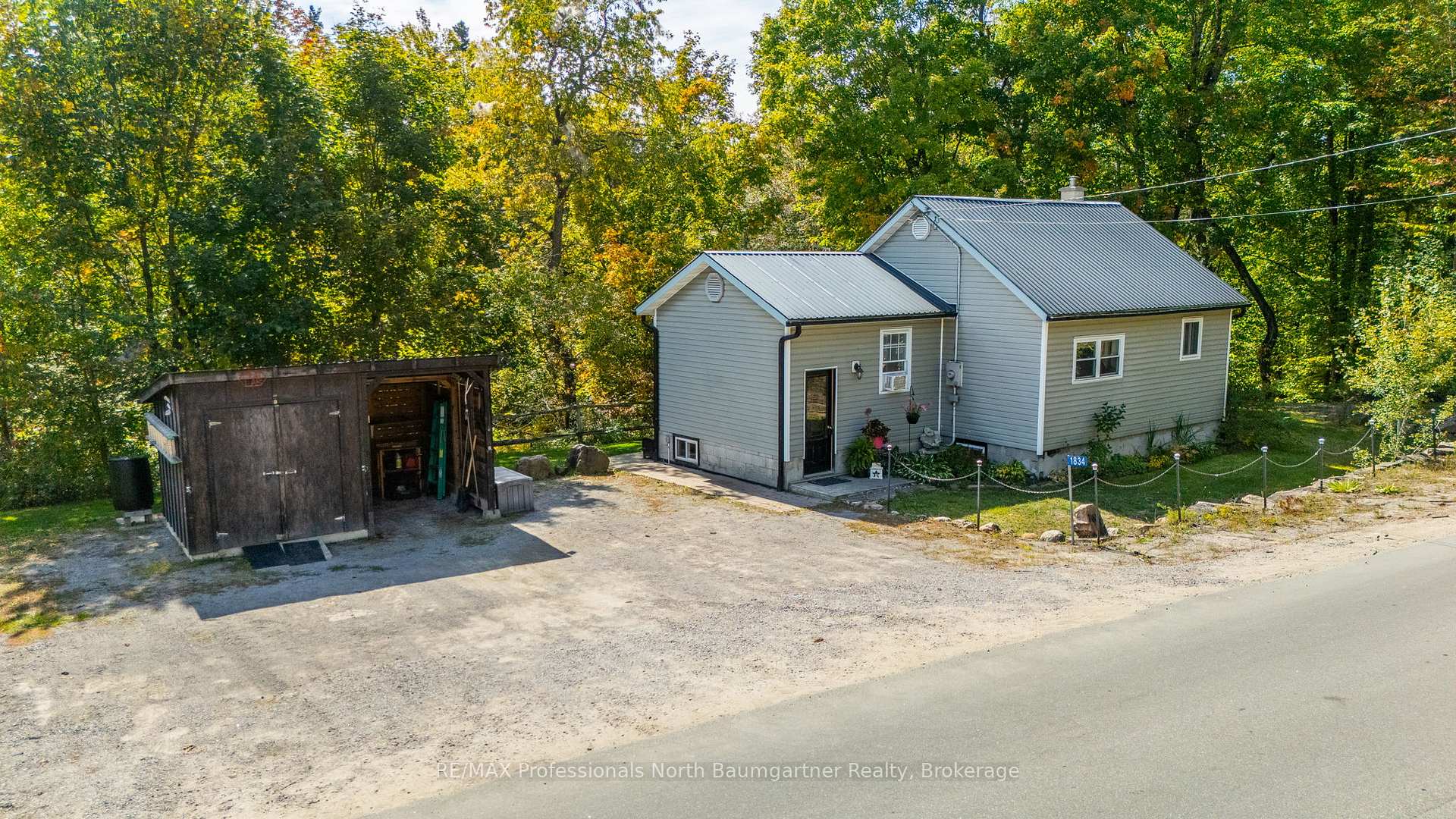 Photo 35 of 1834 Scotch Line Road W, Minden Hills, Minden — HOMEH