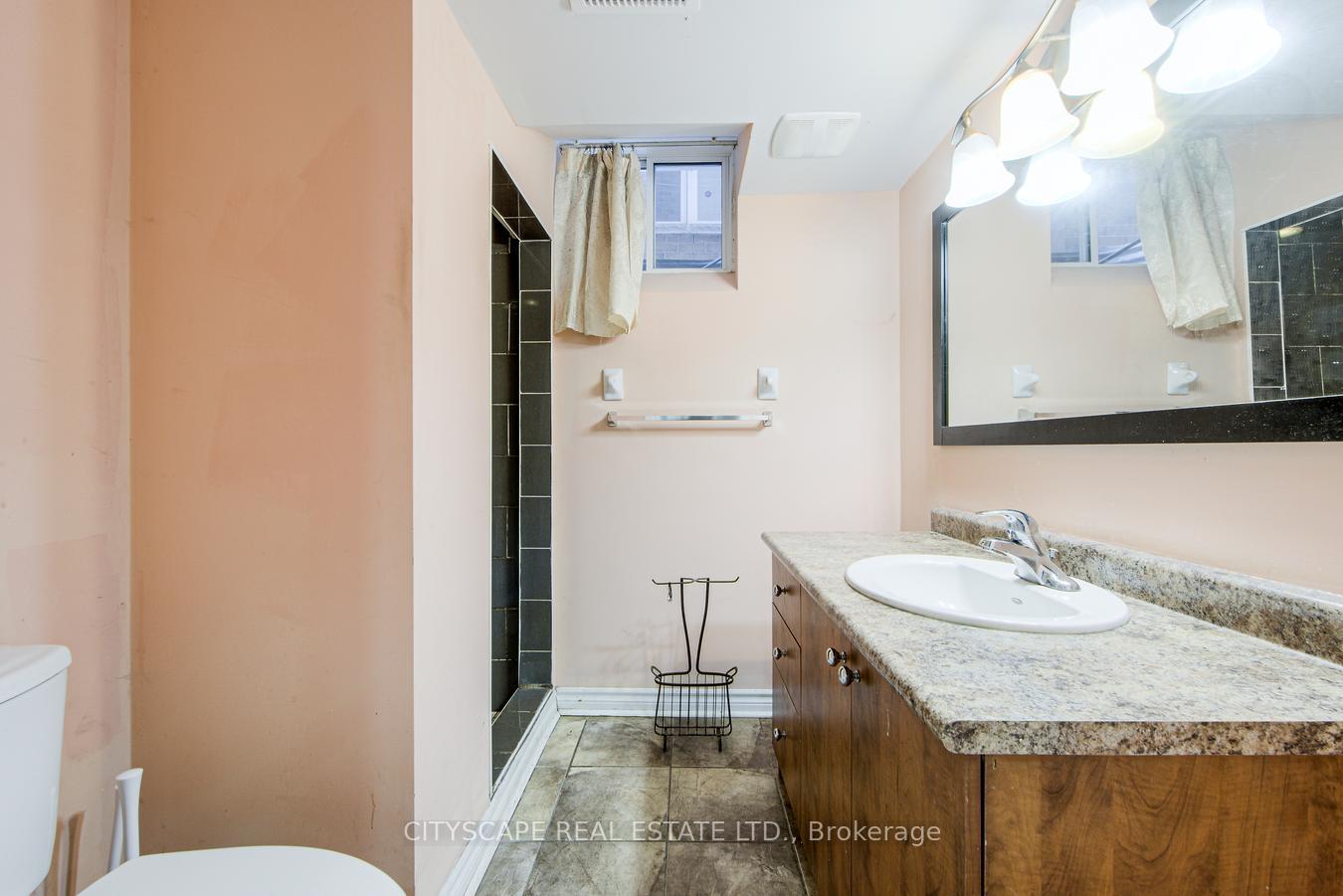 Photo 28 of 48 Agricola Road, Brampton, Northwest Brampton — HOMEH