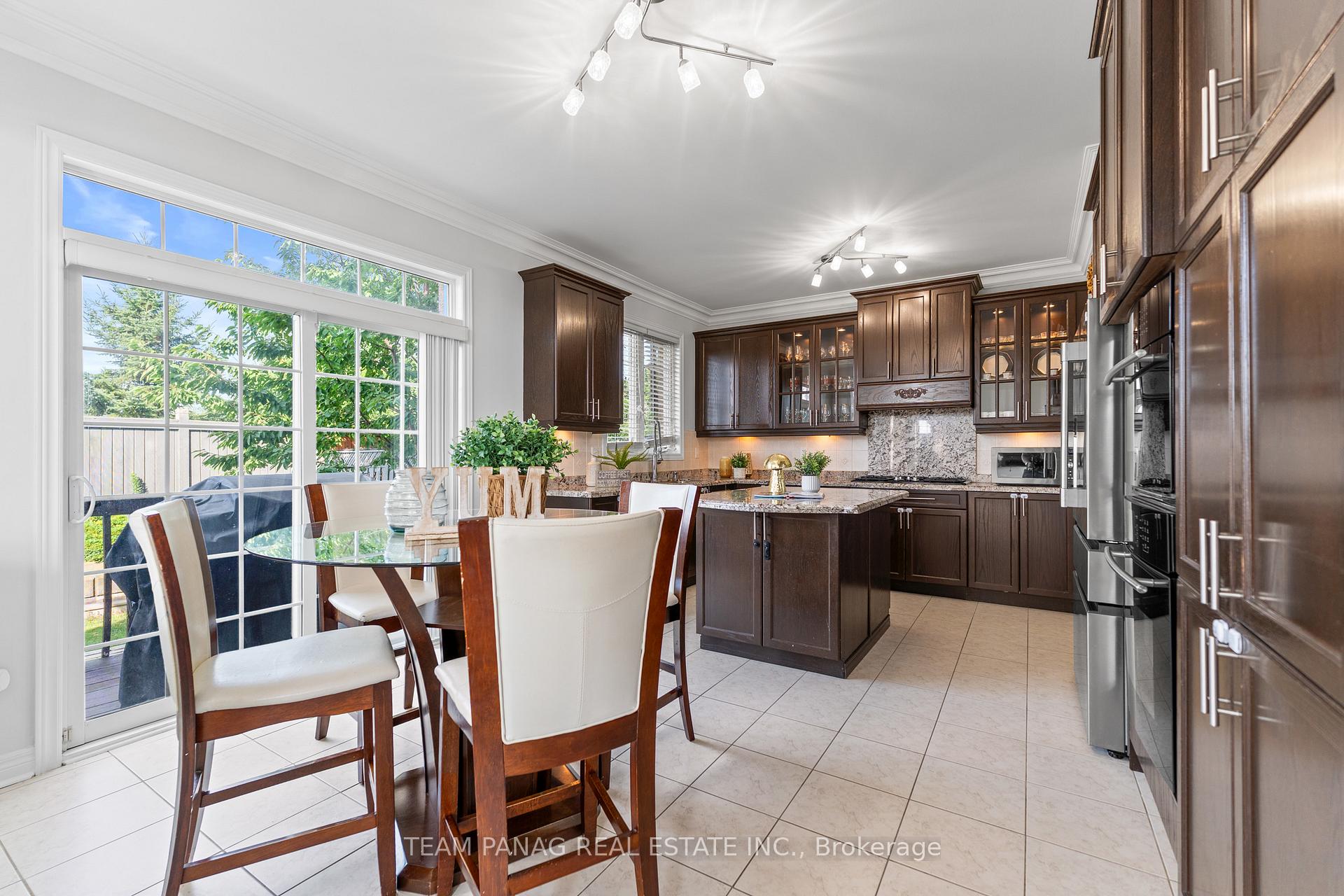 Photo 11 of 68 Everingham Circle, Brampton, Sandringham-Wellington — HOMEH