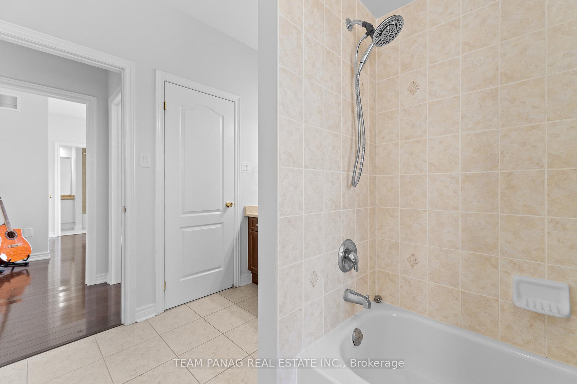 Photo 30 of 68 Everingham Circle, Brampton, Sandringham-Wellington — HOMEH