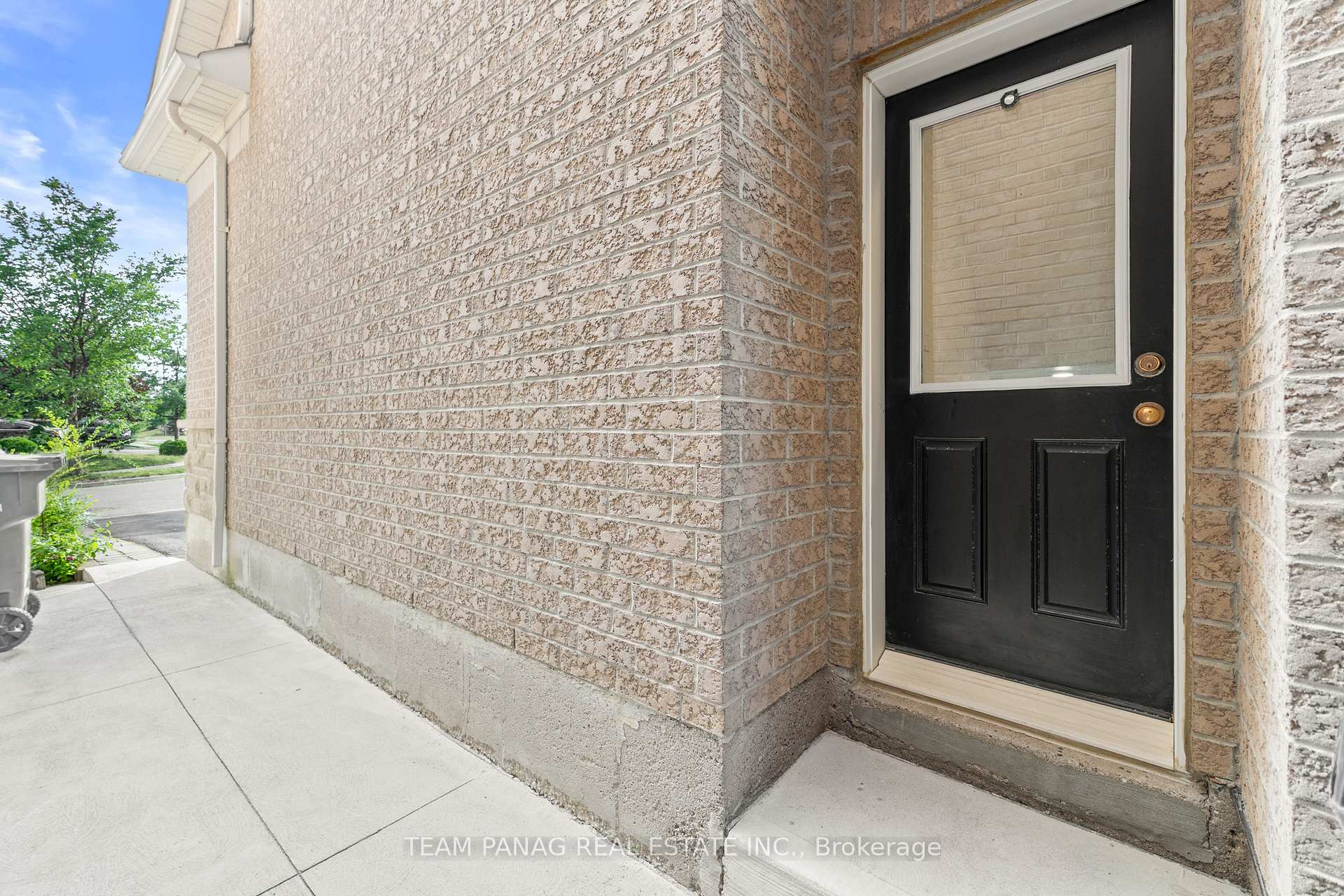 Photo 32 of 68 Everingham Circle, Brampton, Sandringham-Wellington — HOMEH
