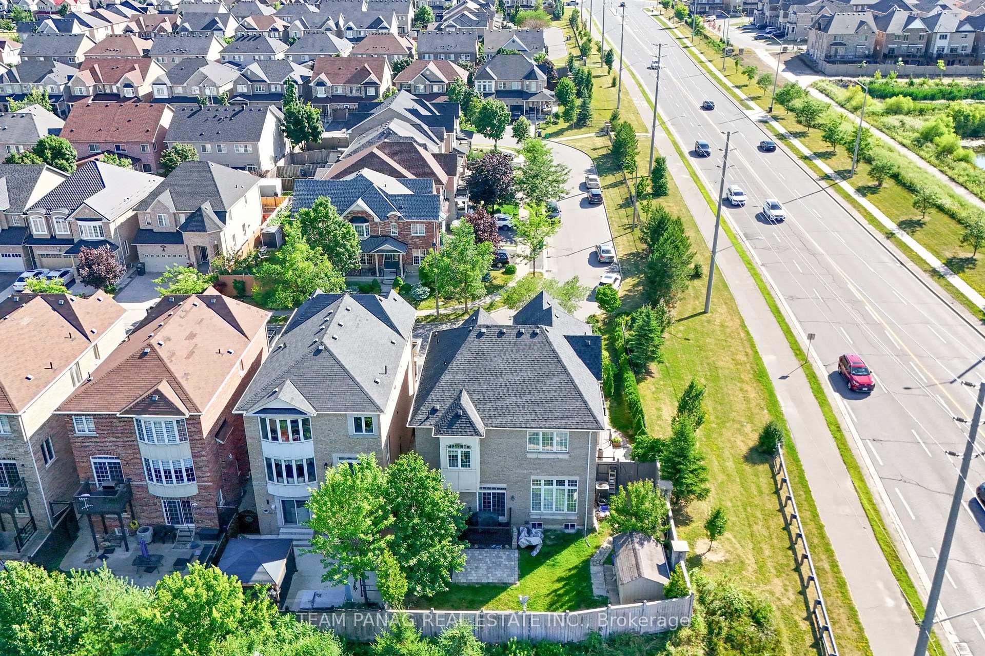 Photo 44 of 68 Everingham Circle, Brampton, Sandringham-Wellington — HOMEH