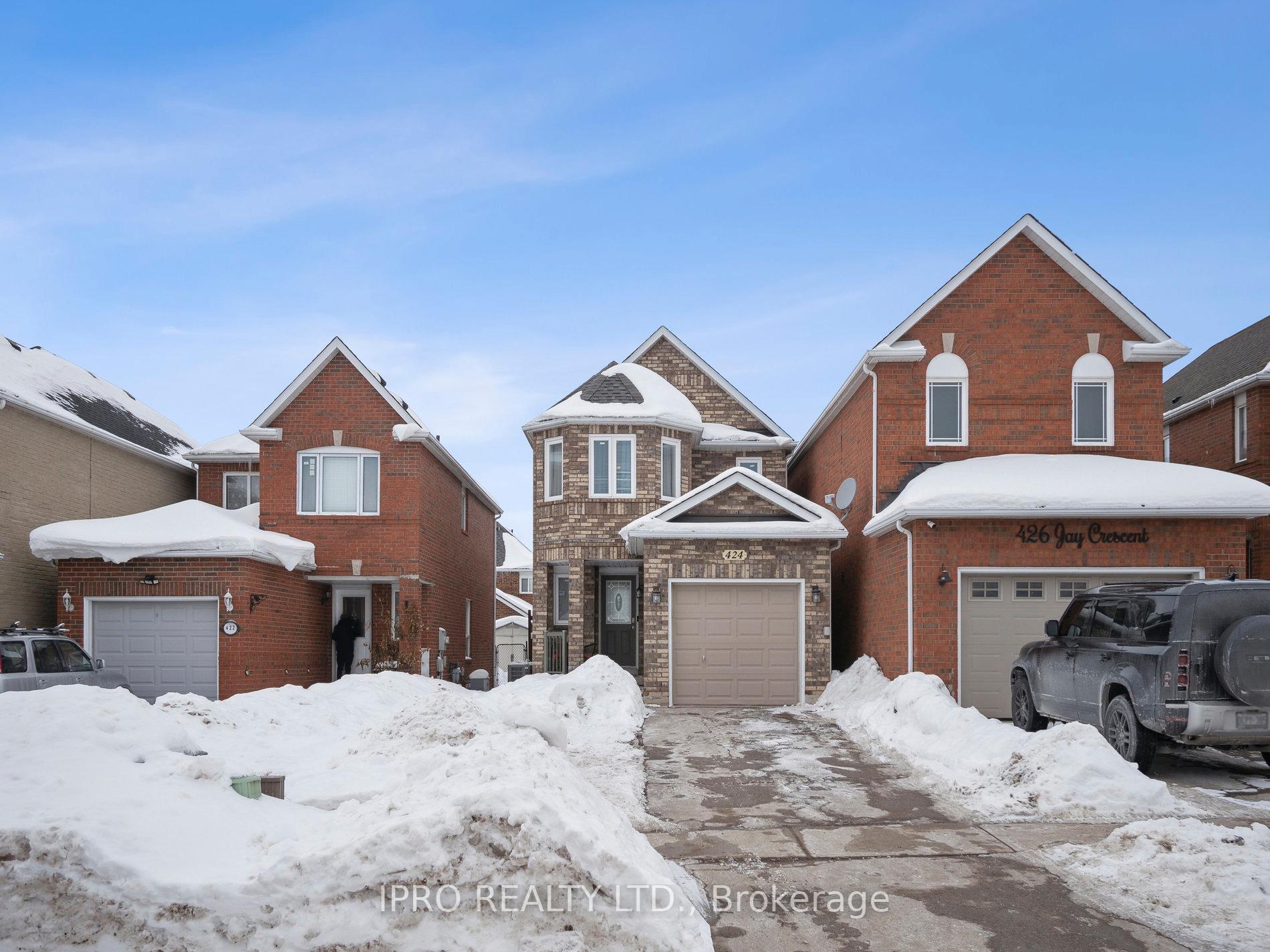 Front of 424 Jay Crescent