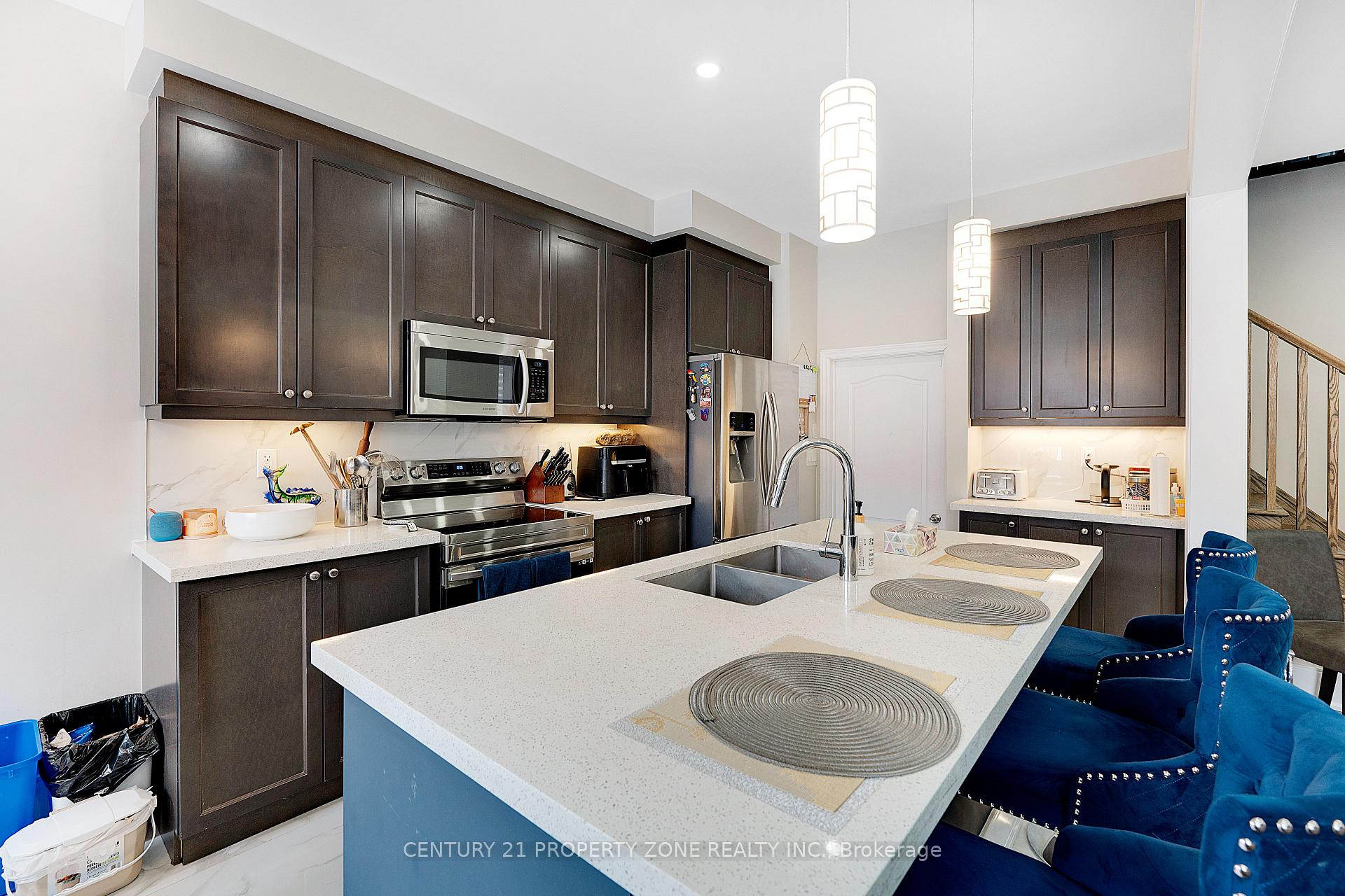 Photo 6 of 9 Giltspur Road, Brampton, Northwest Brampton — HOMEH