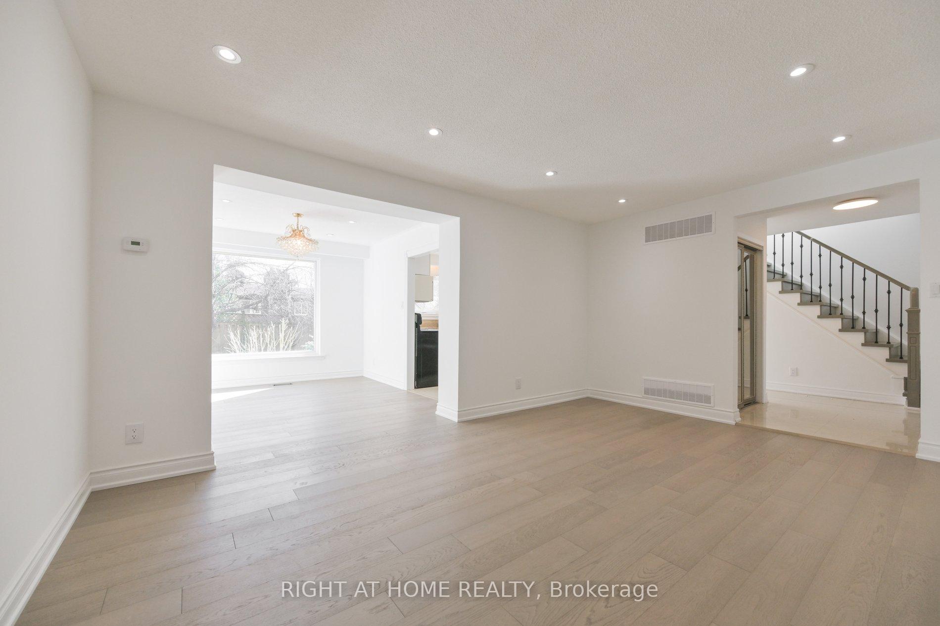 Photo 4 of 196 Romfield Circuit, Markham, Royal Orchard — HOMEH