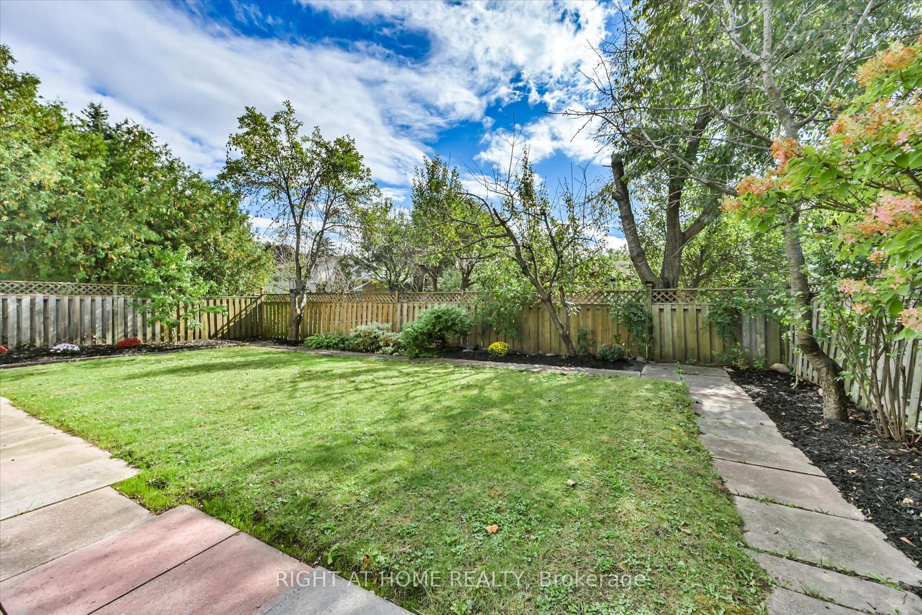 Photo 22 of 196 Romfield Circuit, Markham, Royal Orchard — HOMEH