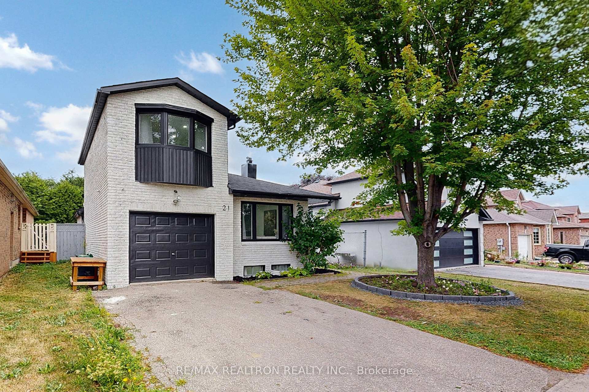 Photo 2 of 21 Delaney Drive, Ajax, Central West — HOMEH