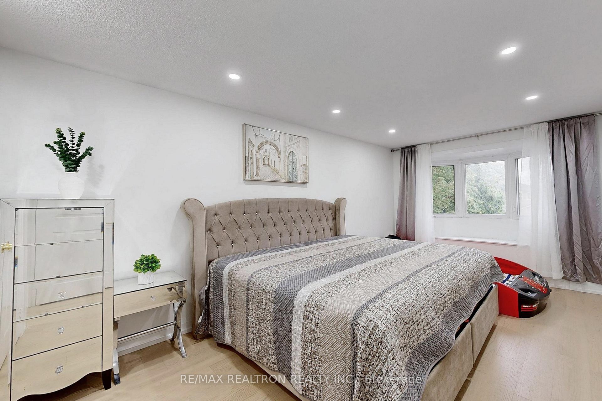 Photo 29 of 21 Delaney Drive, Ajax, Central West — HOMEH