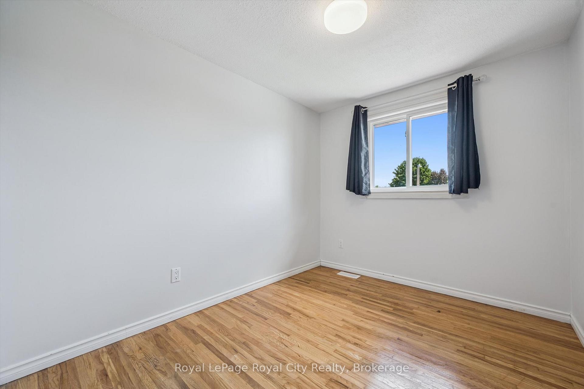 Photo 15 of 30 Leacock Avenue, Guelph, Grange Road — HOMEH