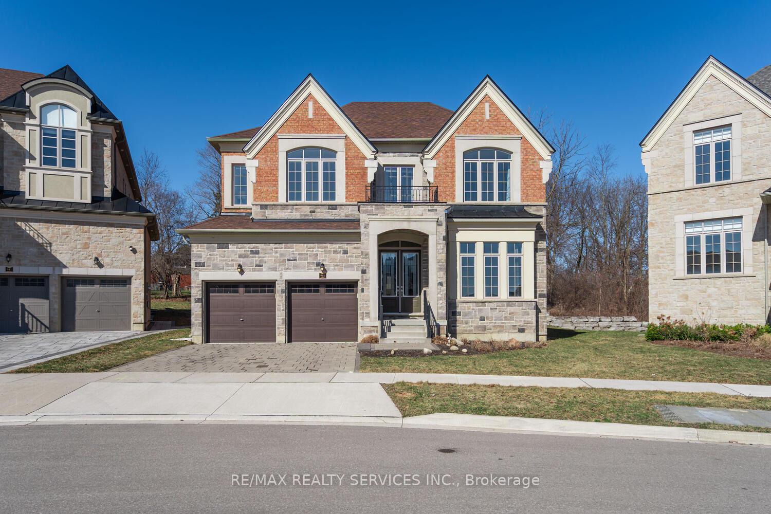 Front of 945 Pondcliffe Court