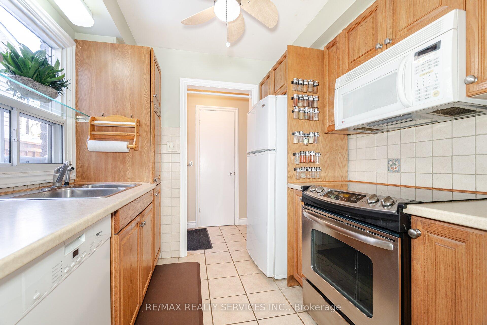 Photo 21 of 21 Camberley Crescent, Brampton, Brampton North — HOMEH