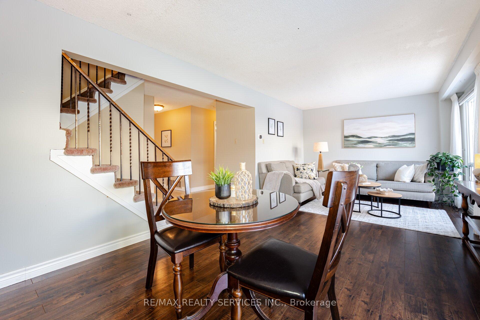 Photo 8 of 21 Camberley Crescent, Brampton, Brampton North — HOMEH