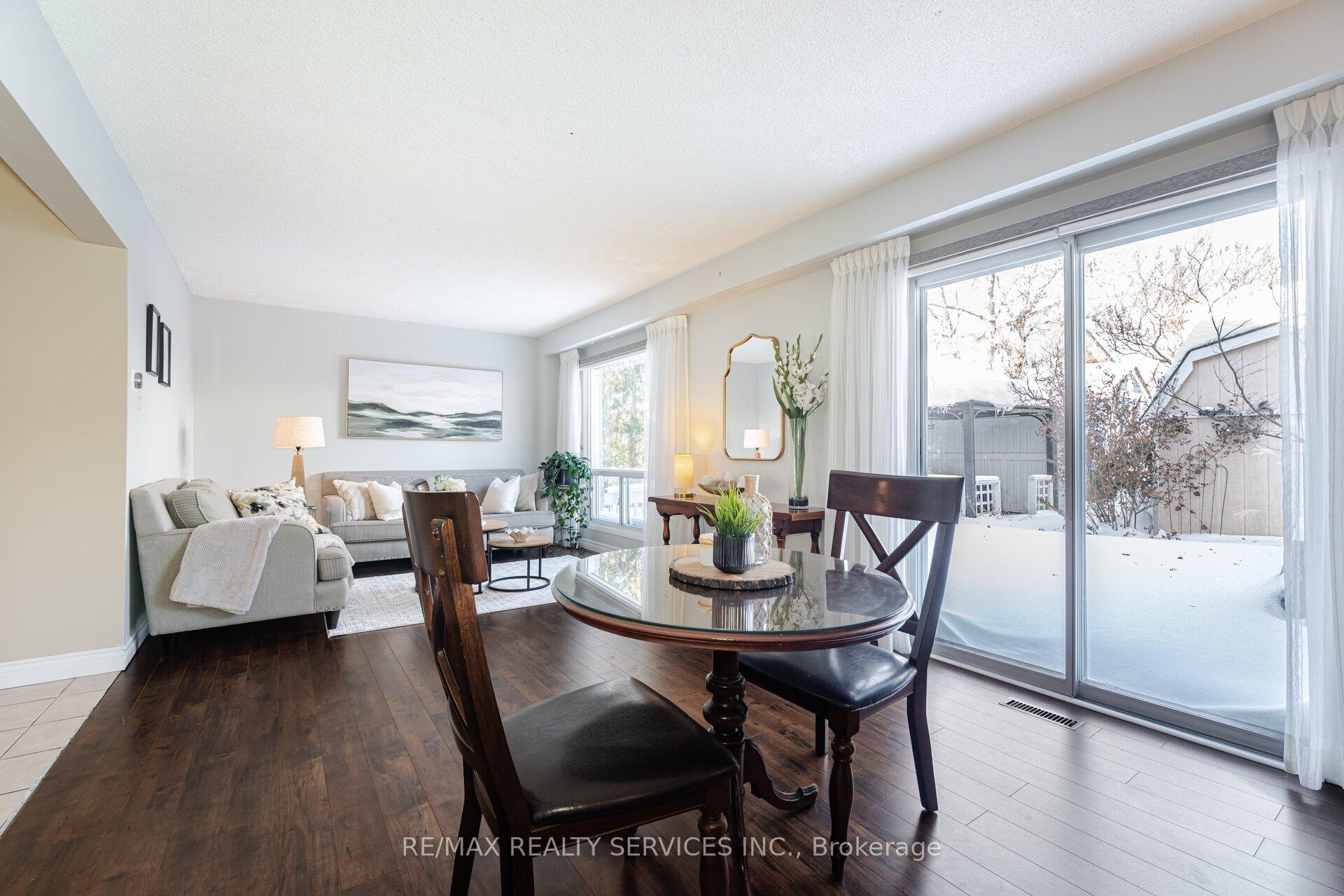Photo 9 of 21 Camberley Crescent, Brampton, Brampton North — HOMEH