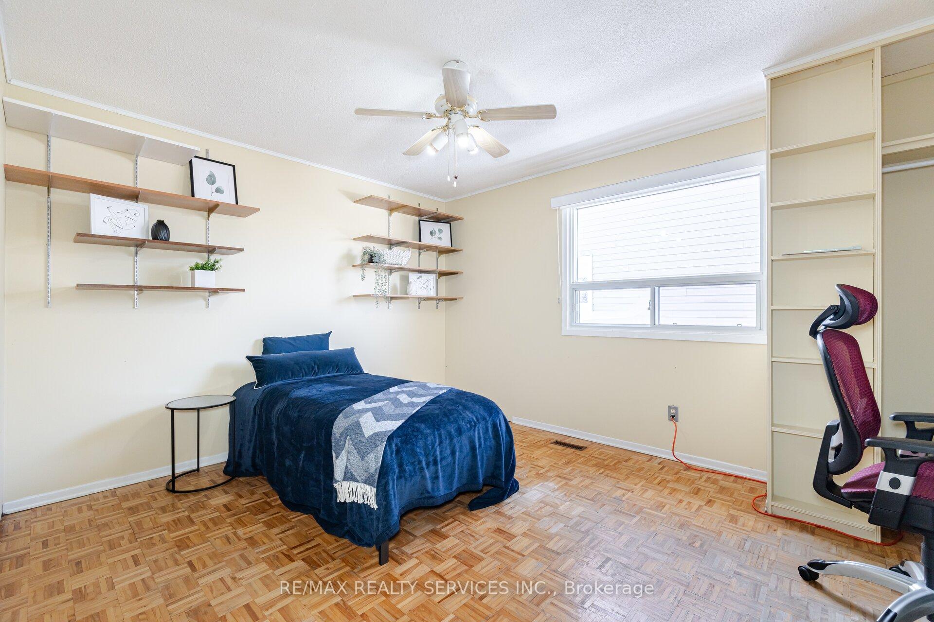 Photo 14 of 21 Camberley Crescent, Brampton, Brampton North — HOMEH