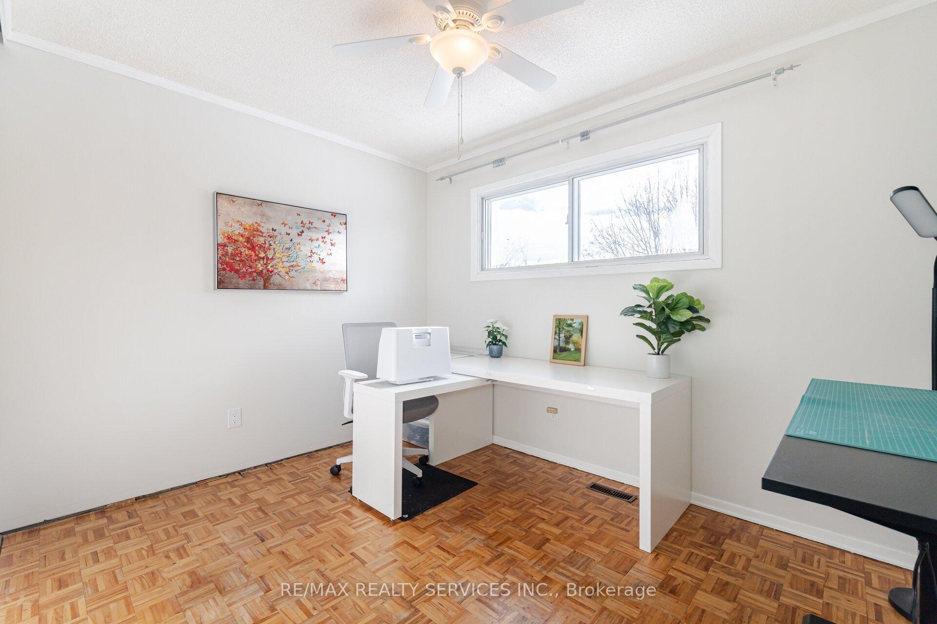 Photo 15 of 21 Camberley Crescent, Brampton, Brampton North — HOMEH